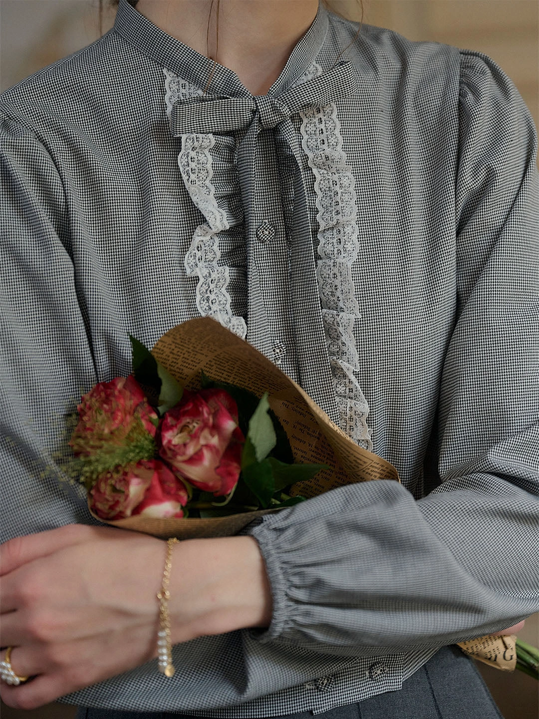 Winter Essential SweatAbsorbingTexture ??Final Sale??Reagan Bow Lace Contrasting Houndstooth Blouse