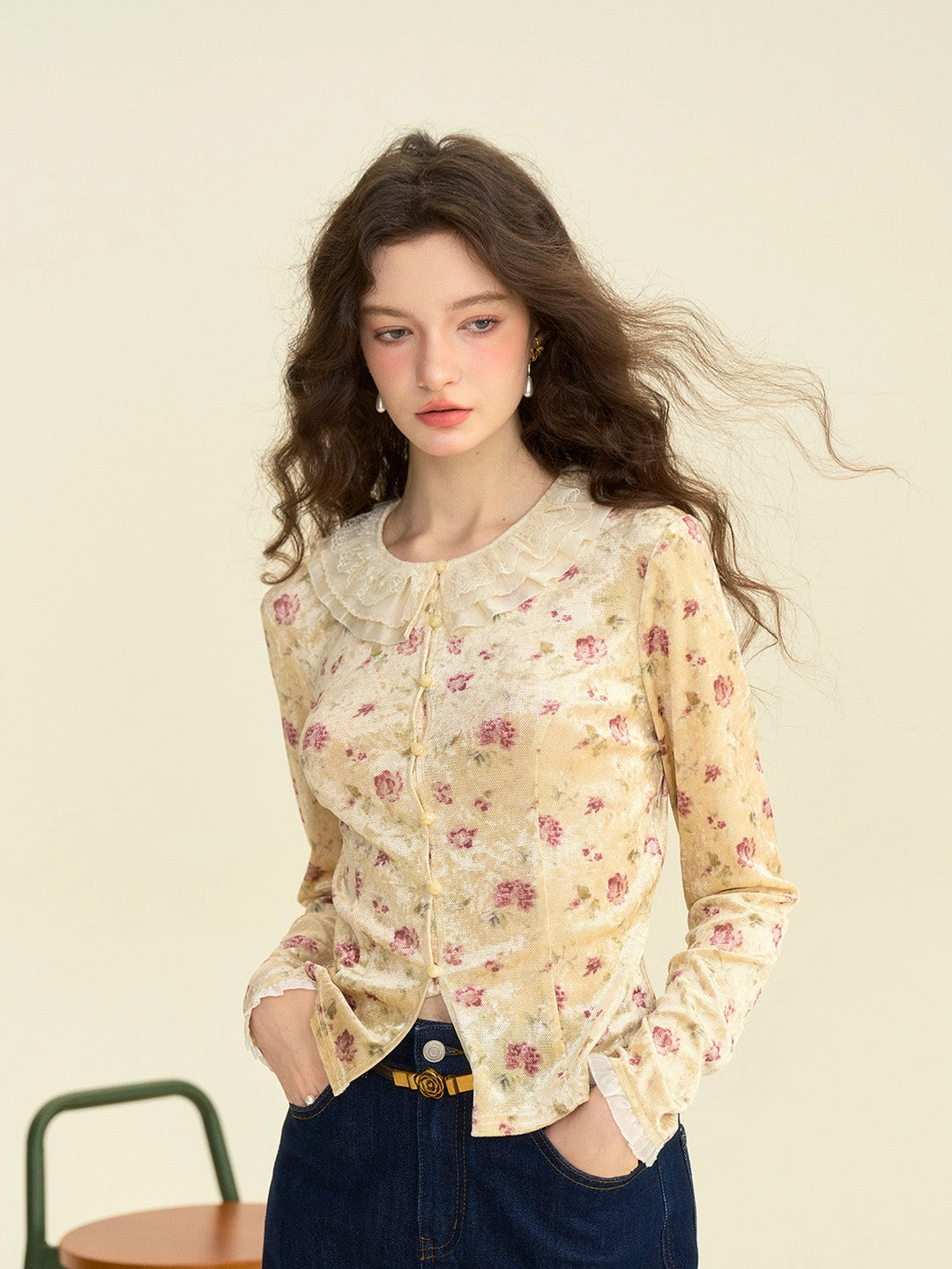 ShockAbsorbent Padding SustainableBlend ??Final Sale??Savannah Round Neck Lace Collar Floral Blouse
