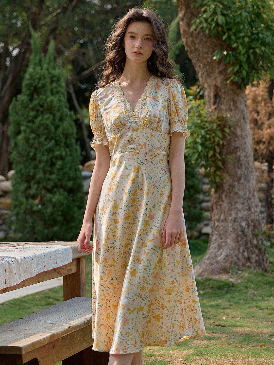 ??Final Sale??Stormi Charming V-neck Lace Trimmed Floral Print Dress Adjustable drawstring