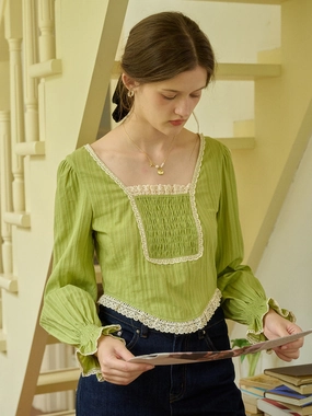 Formal Tone Design Edge ??Final Sale??August Square Collar Trimmed Pleated Cotton Blouse