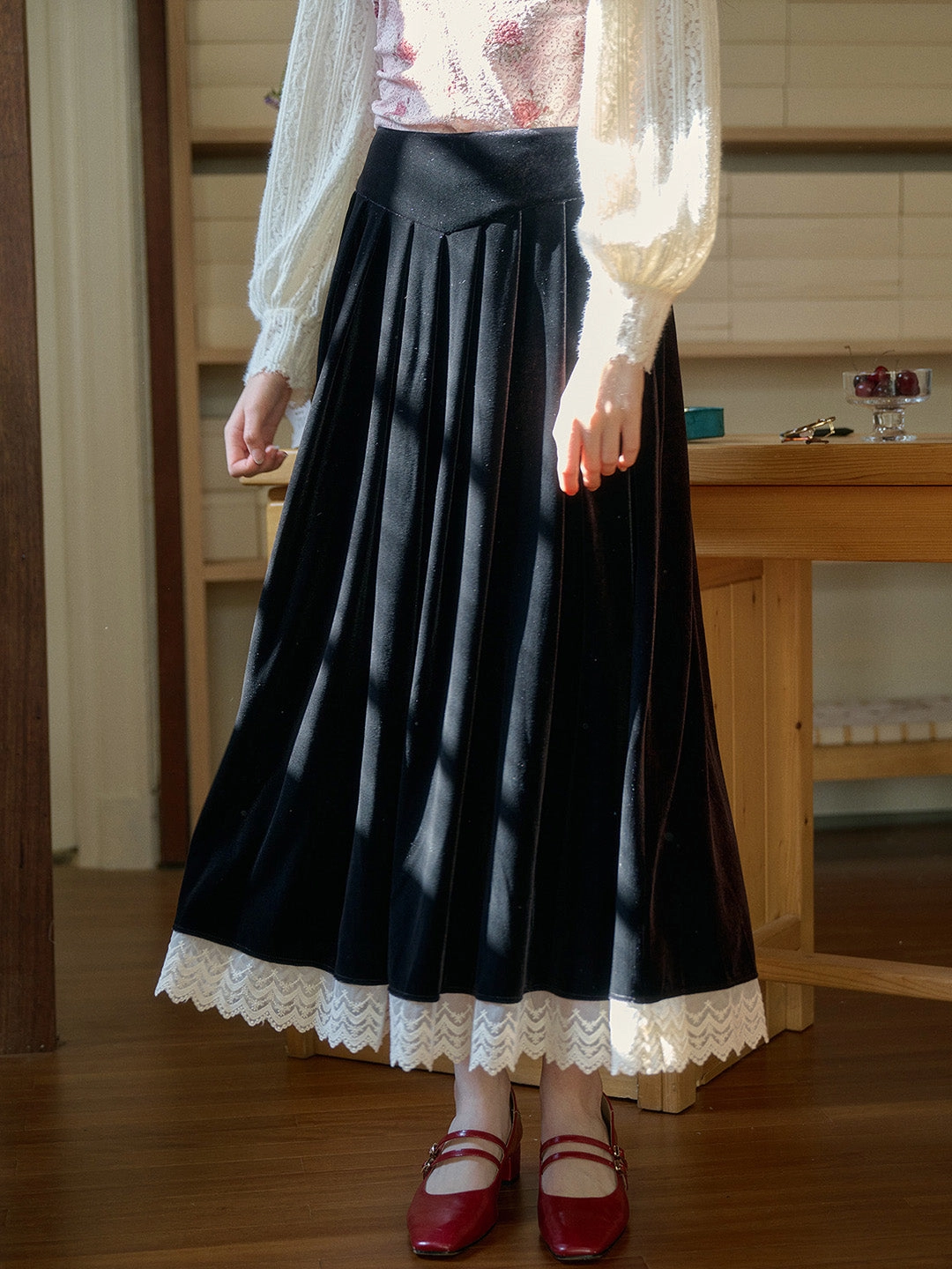 ??Final Sale??Ophelia Contrasting Lace Skirt Easy Fit Design