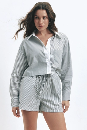 Black Stripe Cropped Shirt Subtle Details Versatile Outfit