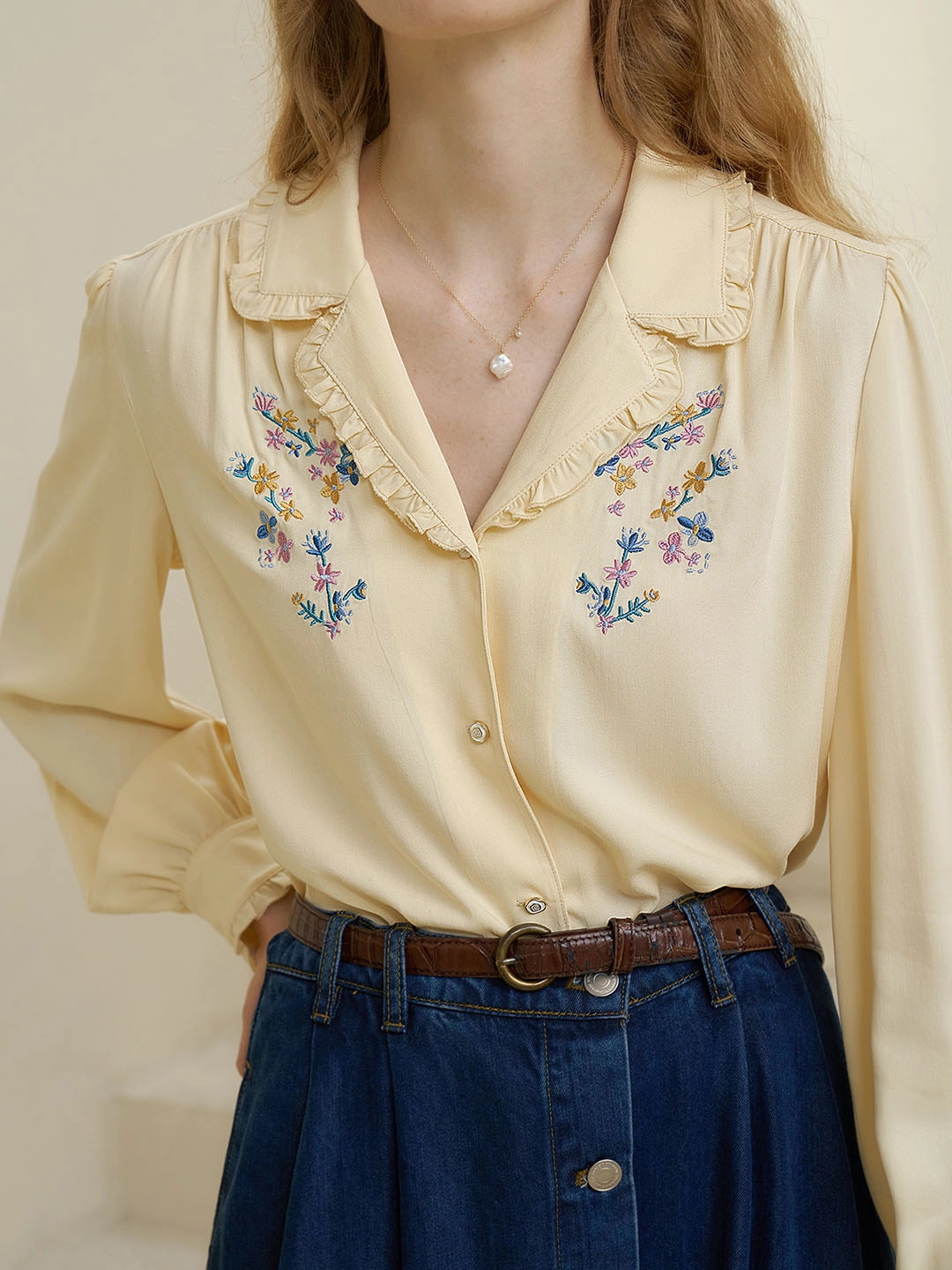 ??Final Sale??Convallaria Floral Embroidered Light Yellow Puff Top Speed Soul