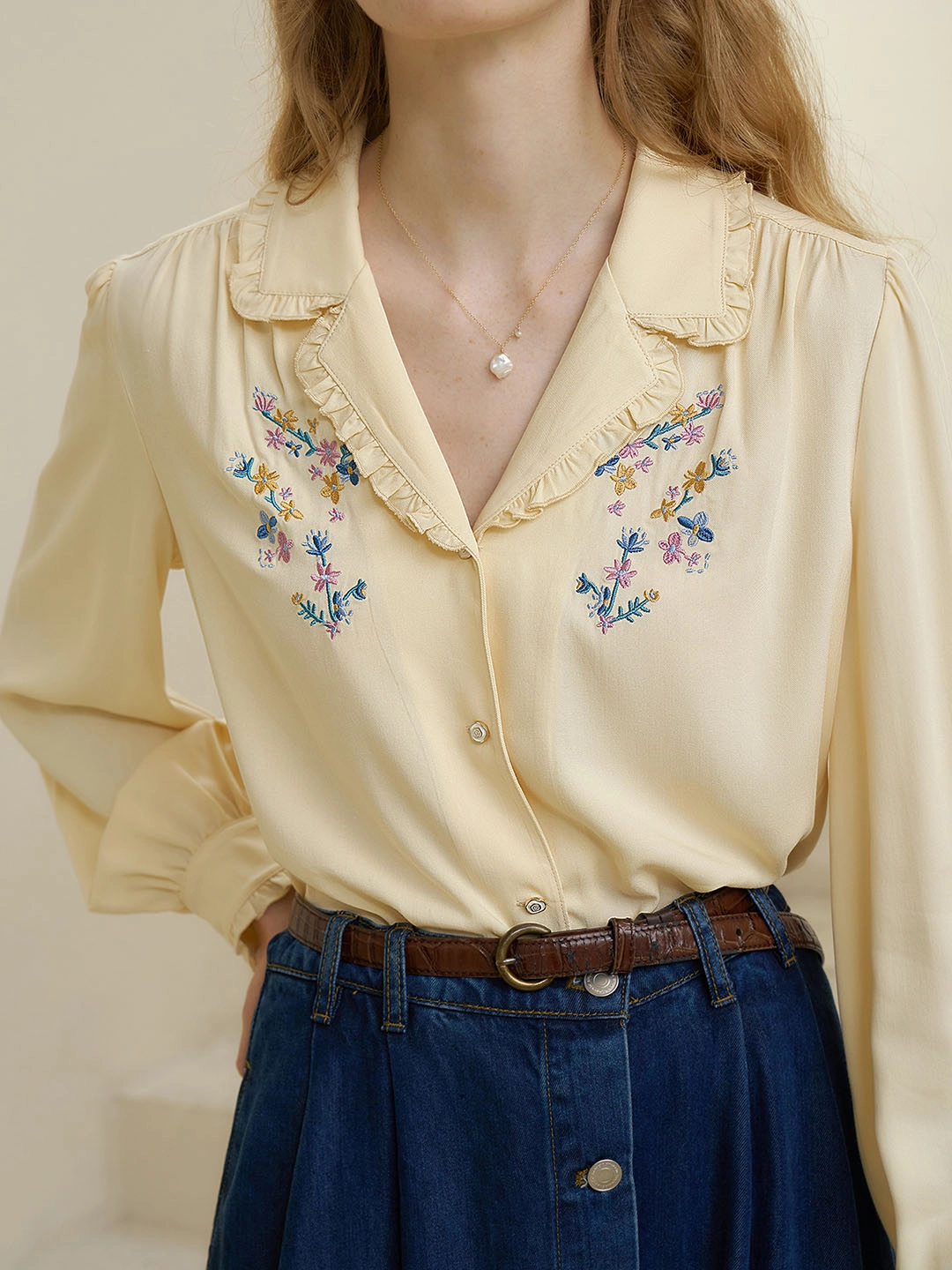 Shine Mood ??Final Sale??Convallaria Floral Embroidered Light Yellow Puff Top
