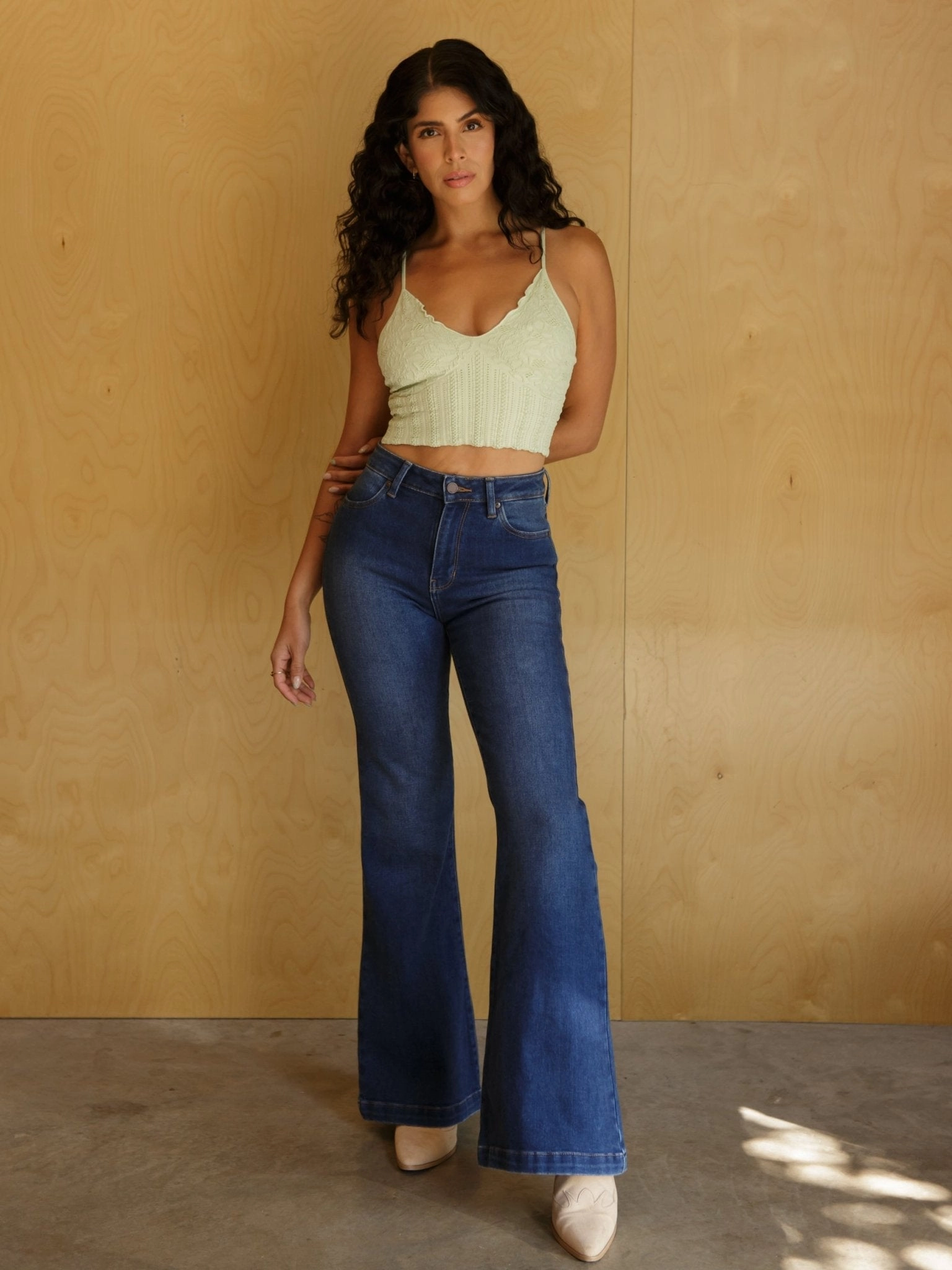 Try Your Luck Flare Jeans Smooth Road Trip