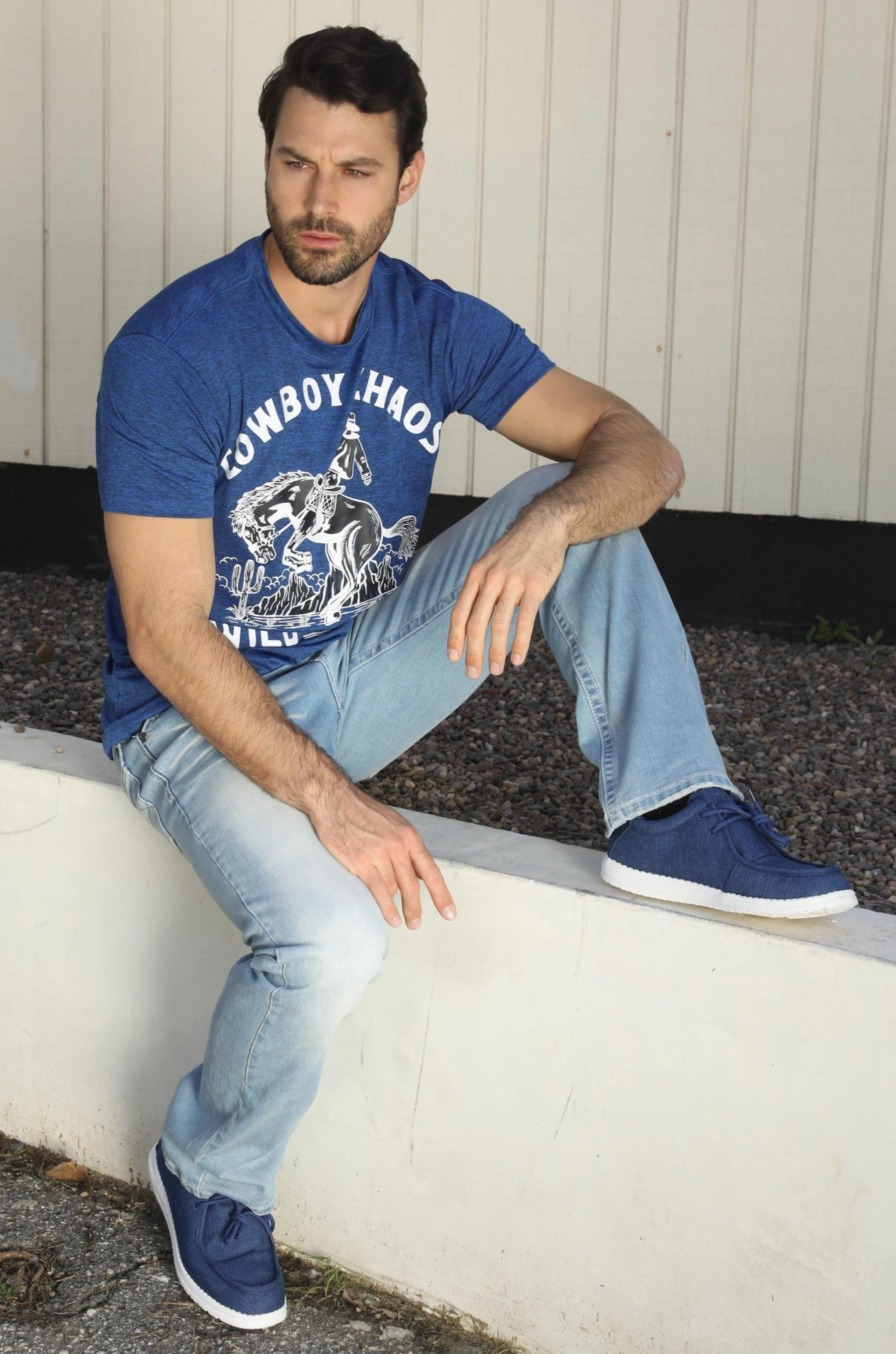 Urban Trend Look Sporty and Cool Mens Performance Fabric Modern Fit Stretch Rodeo T-Shirt