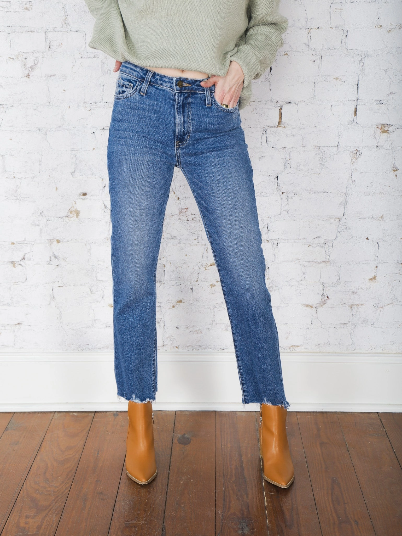 Reinforced Stitching Essential Look Queen of Peace Denim