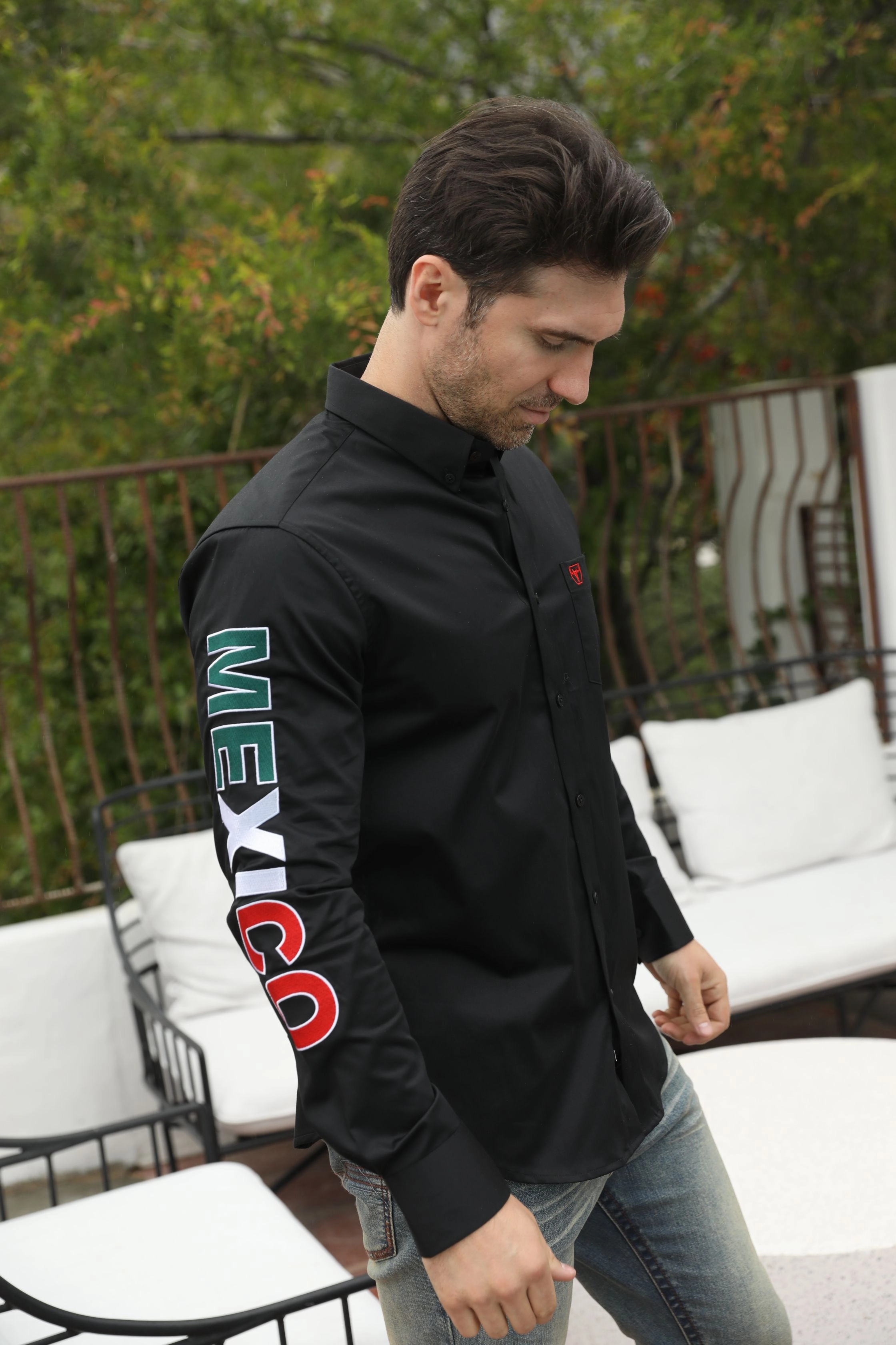 Seamless Sides Men??s Single Pocket Logo Modern Fit Stretch Mexico Dress Shirt - Black