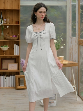 WeightlessLayeringPiece Edith Square Neck Contrast Bow Puff Sleeves Slit Hem Dress