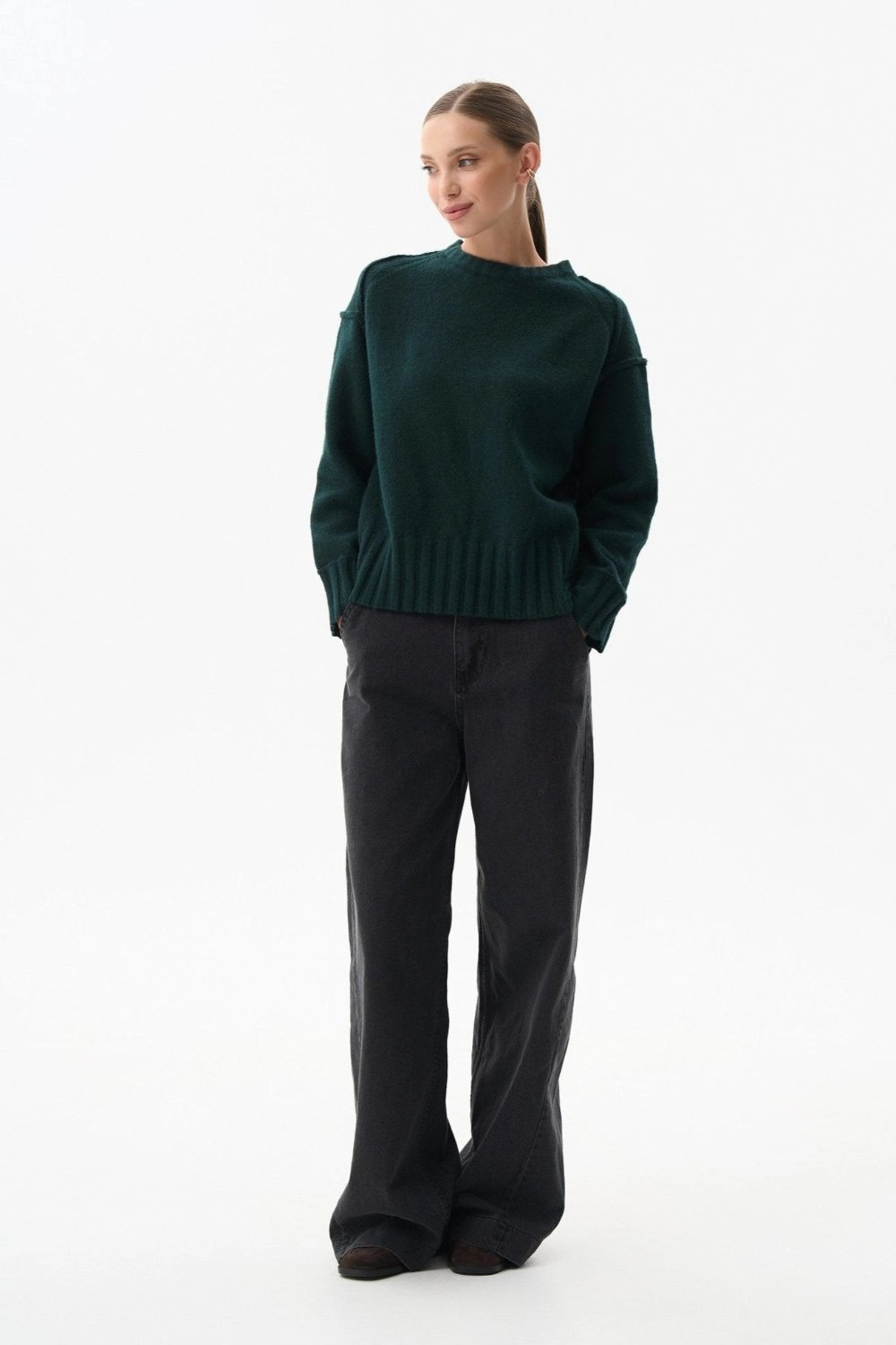 Green sweater Soft Texture Snug Fit Knit