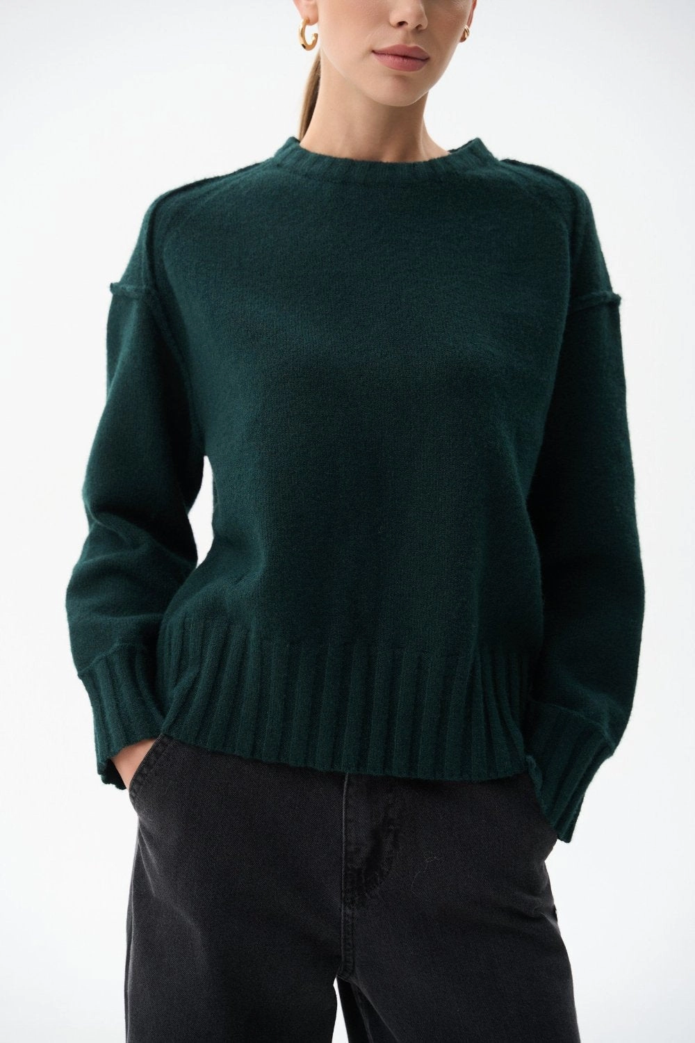 Green sweater Sport Fit Winter Fashion Must-Have