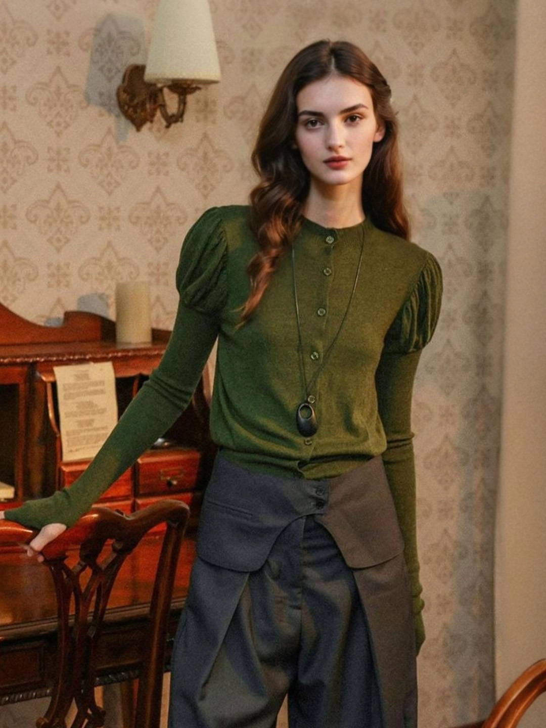 Opaque Tone Kataleya Round Neck Blouse