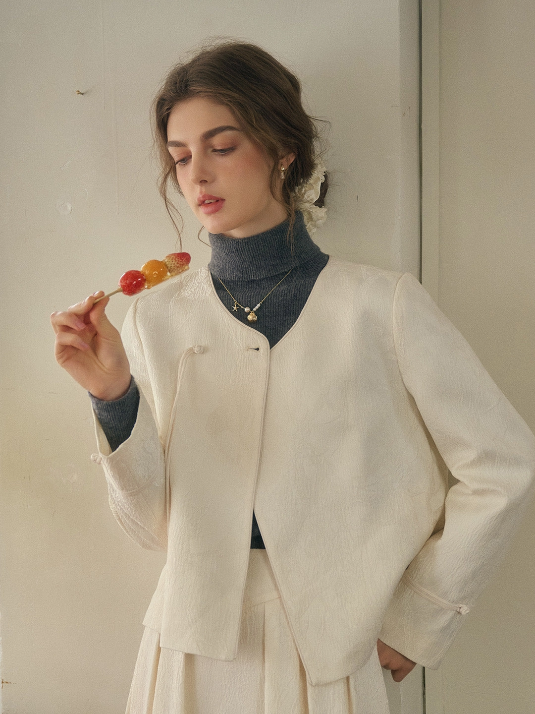 Comfort waistband Jade Classical V-Neck Embossed Jacket