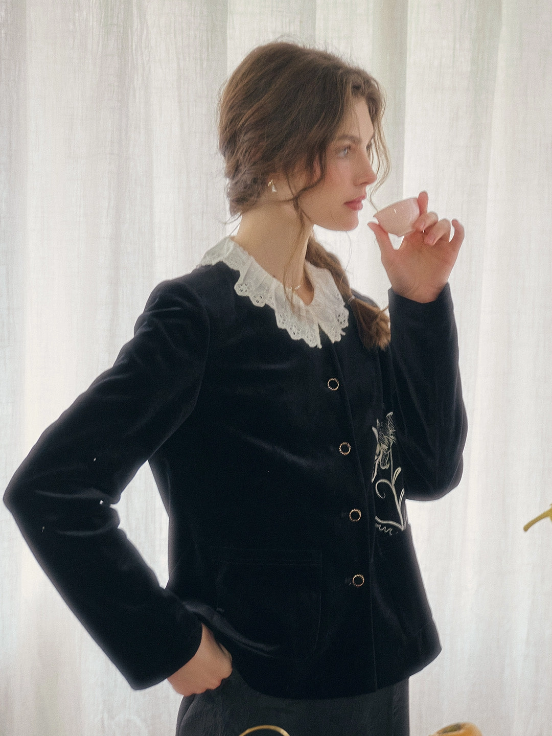 Practical Leggings Virtual Mode Kendra Contrasting Floral Embroidered Velvet Jacket