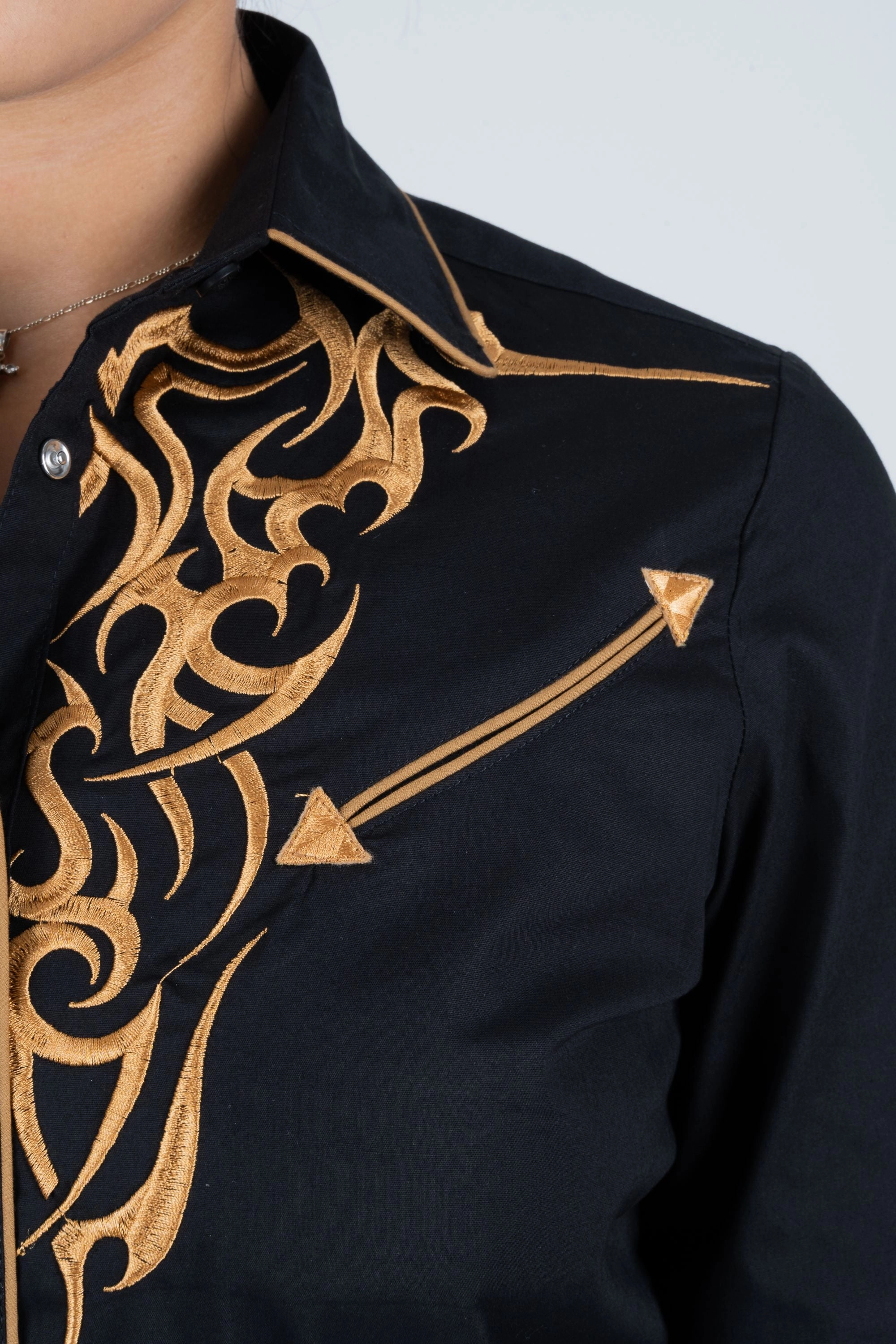 High-Quality Craftsmanship Ladies Cotton Black Embroidery Western Shirt