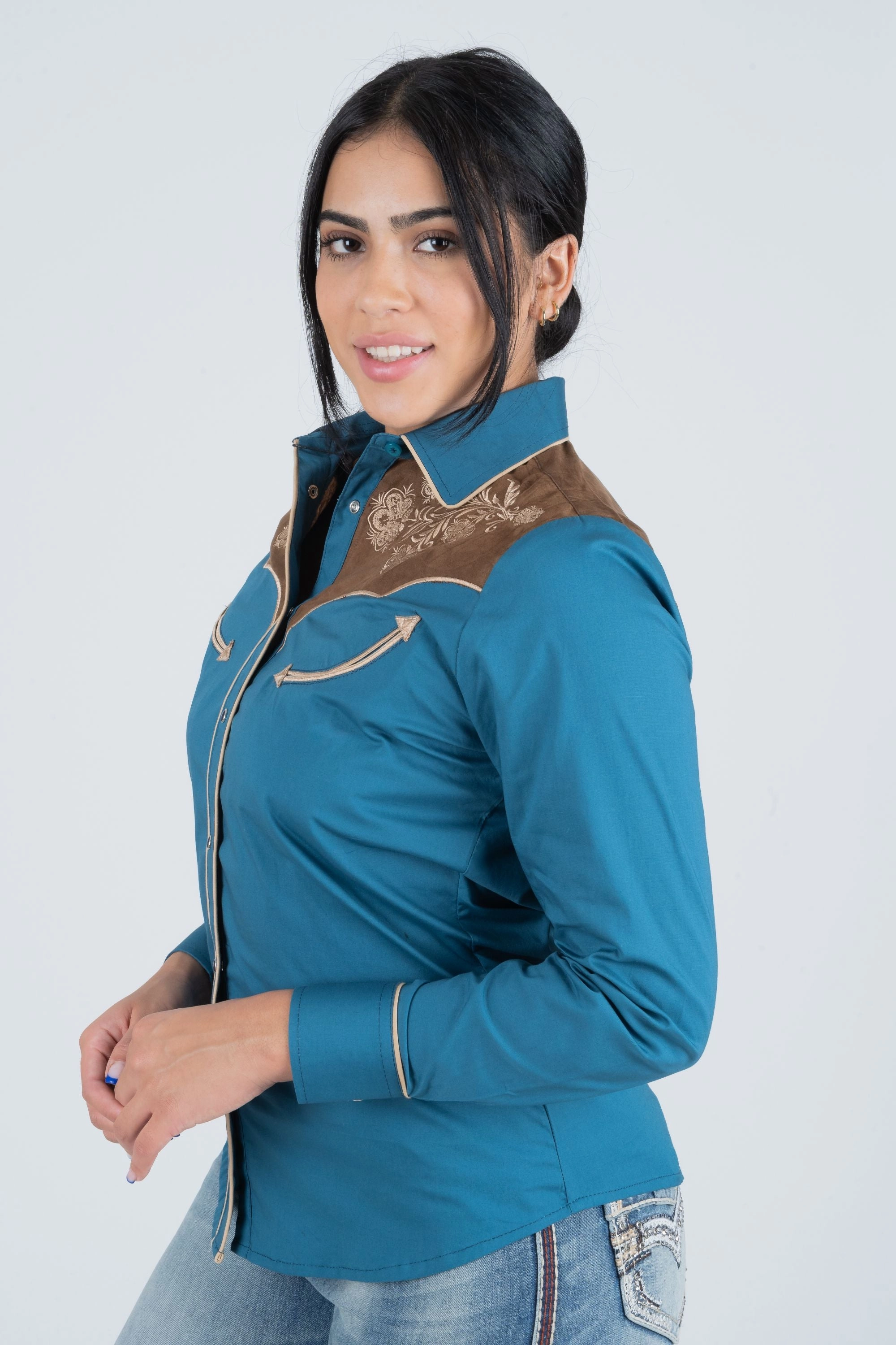 Ladies Cotton Blue Embroidery Western Shirt With Suede Ventilated Back Panel