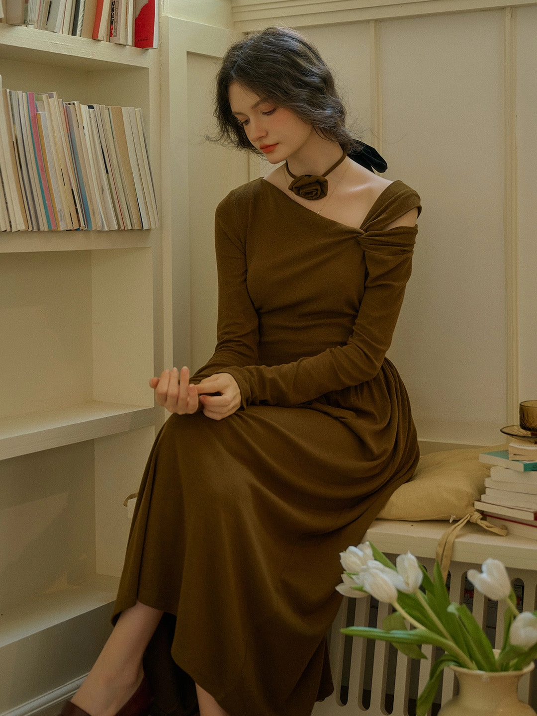 Parisian Chic Repair Fit Lakelynn Tailored Off-Shoulder Knotted Midi Dress (with Rose Choker)