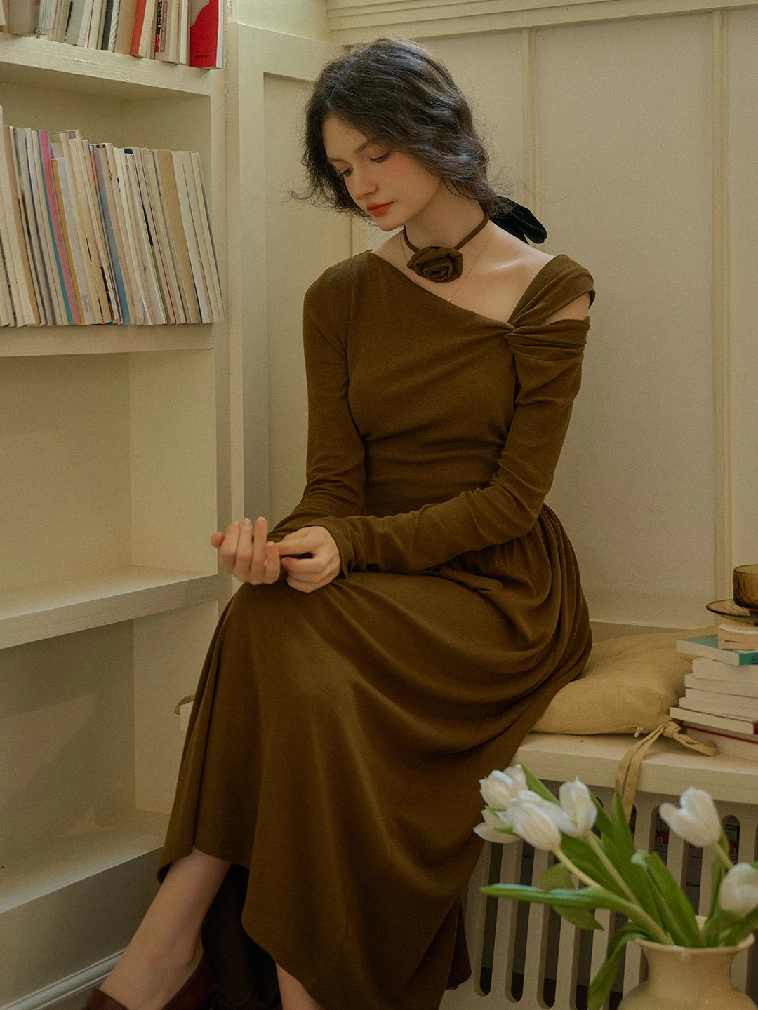 Casual Footwear Pure Fit Lakelynn Tailored Off-Shoulder Knotted Midi Dress (with Rose Choker)