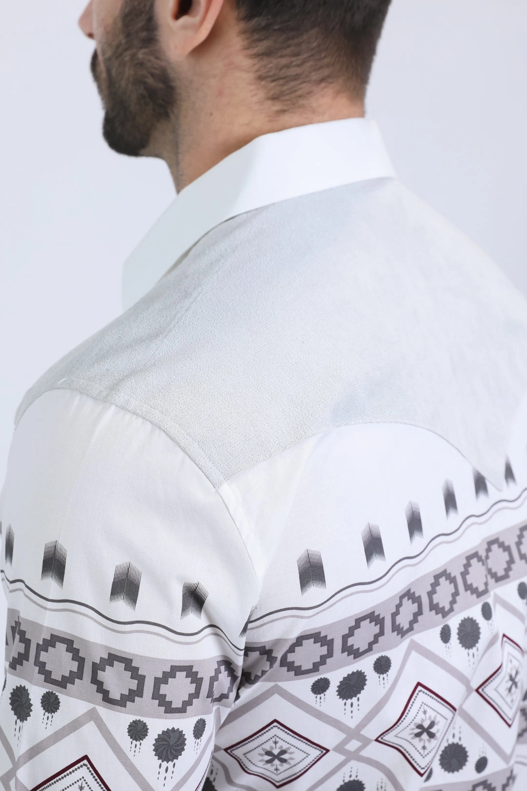 Mens Western Modern Fit Cotton/Spandex Long Sleeve White Shirt with Snaps Sophisticated Style Active Lifestyle