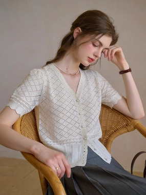 WeightlessLayeringPiece Lucia V-Neck Hollow Cotton Cardigan