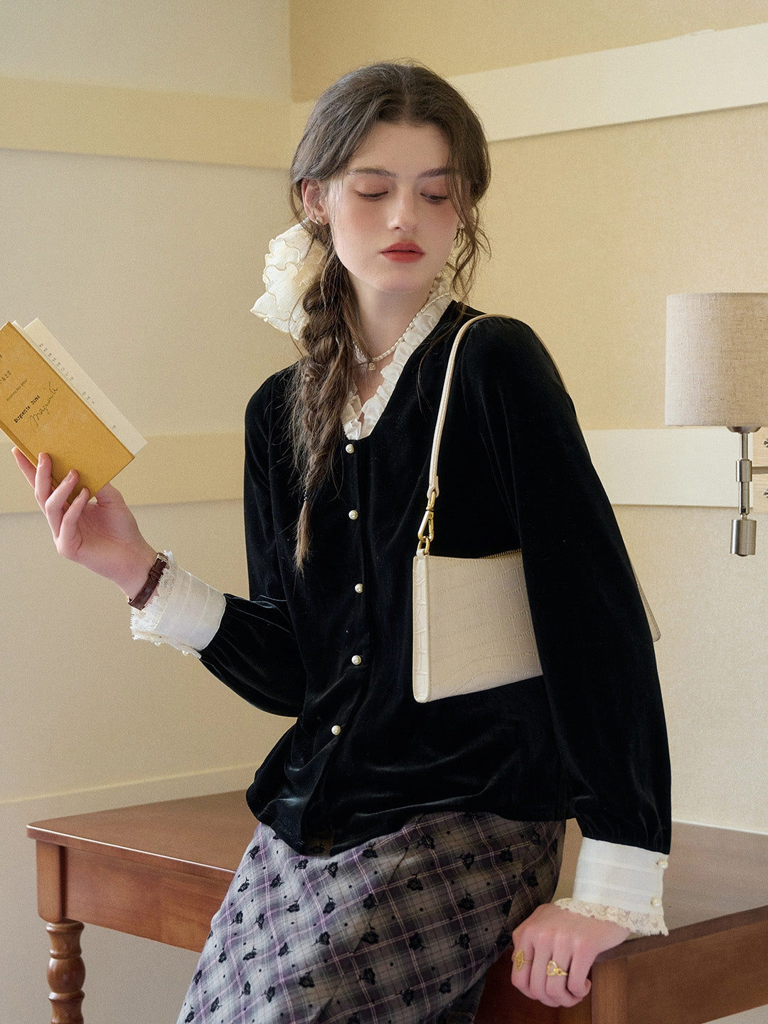 Mariam V-Neck Velvet Blouse River Flow