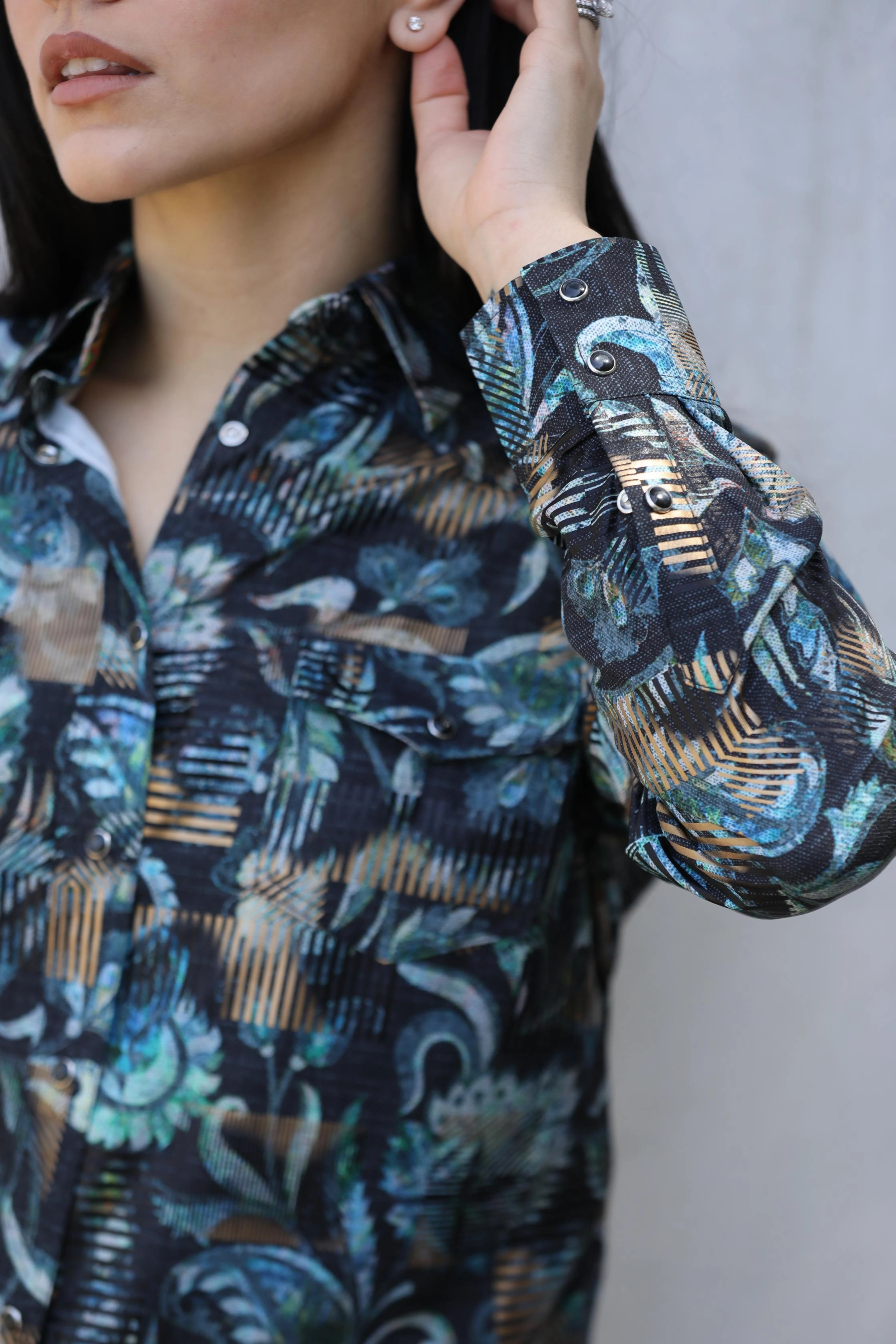 Team Building Formal Elegance Womens Modern Fit Stretch Foil Fashion Shirt