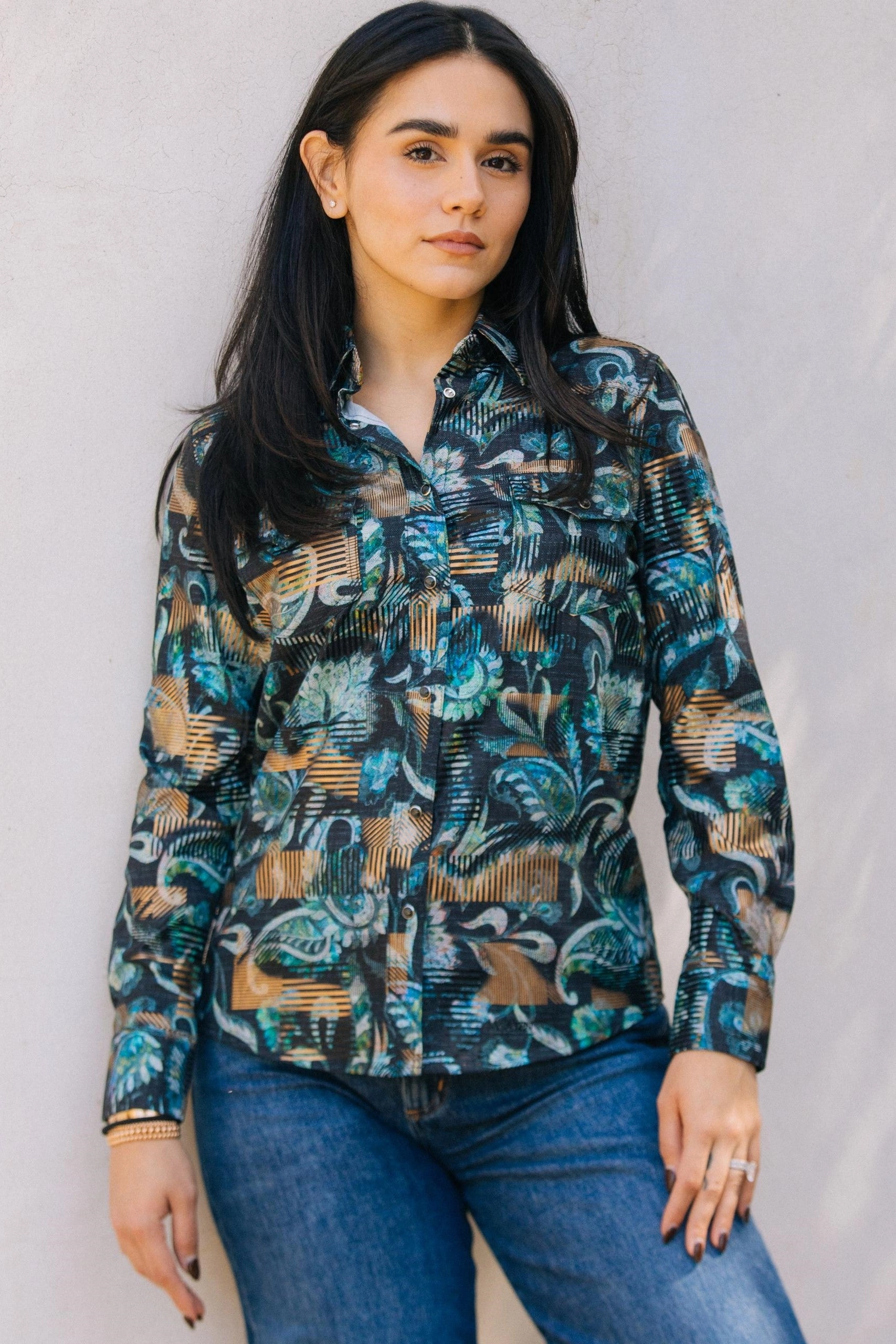 Perfect Look Wrinkle Resistant Material Womens Modern Fit Stretch Foil Fashion Shirt