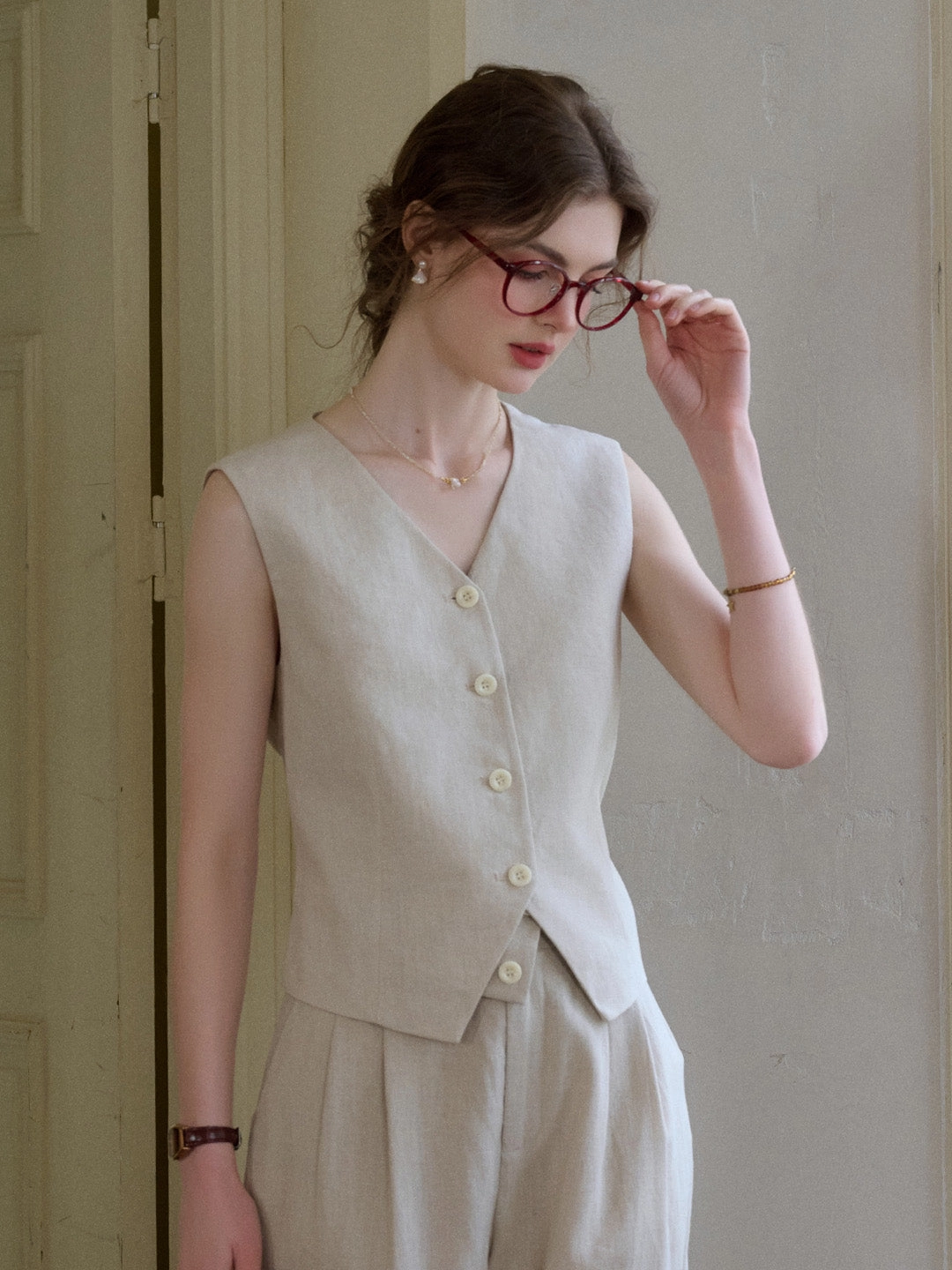 Max V-Neck 100% Ramie Vest Farm Glow Heavy Outerwear