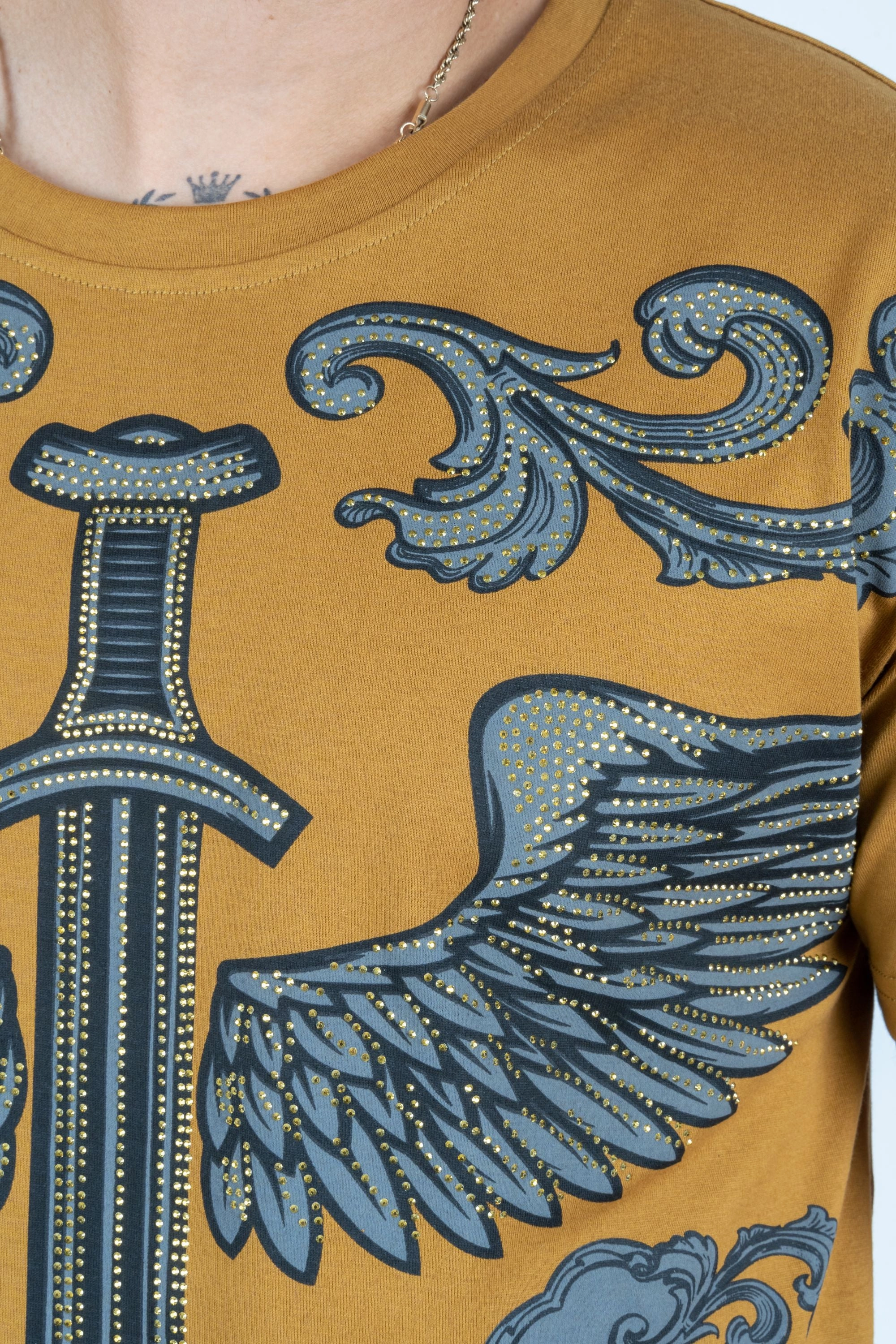 Reinforced Shoulders Pocket Detailing Men's Cotton Mustard Rhinestone T-shirt