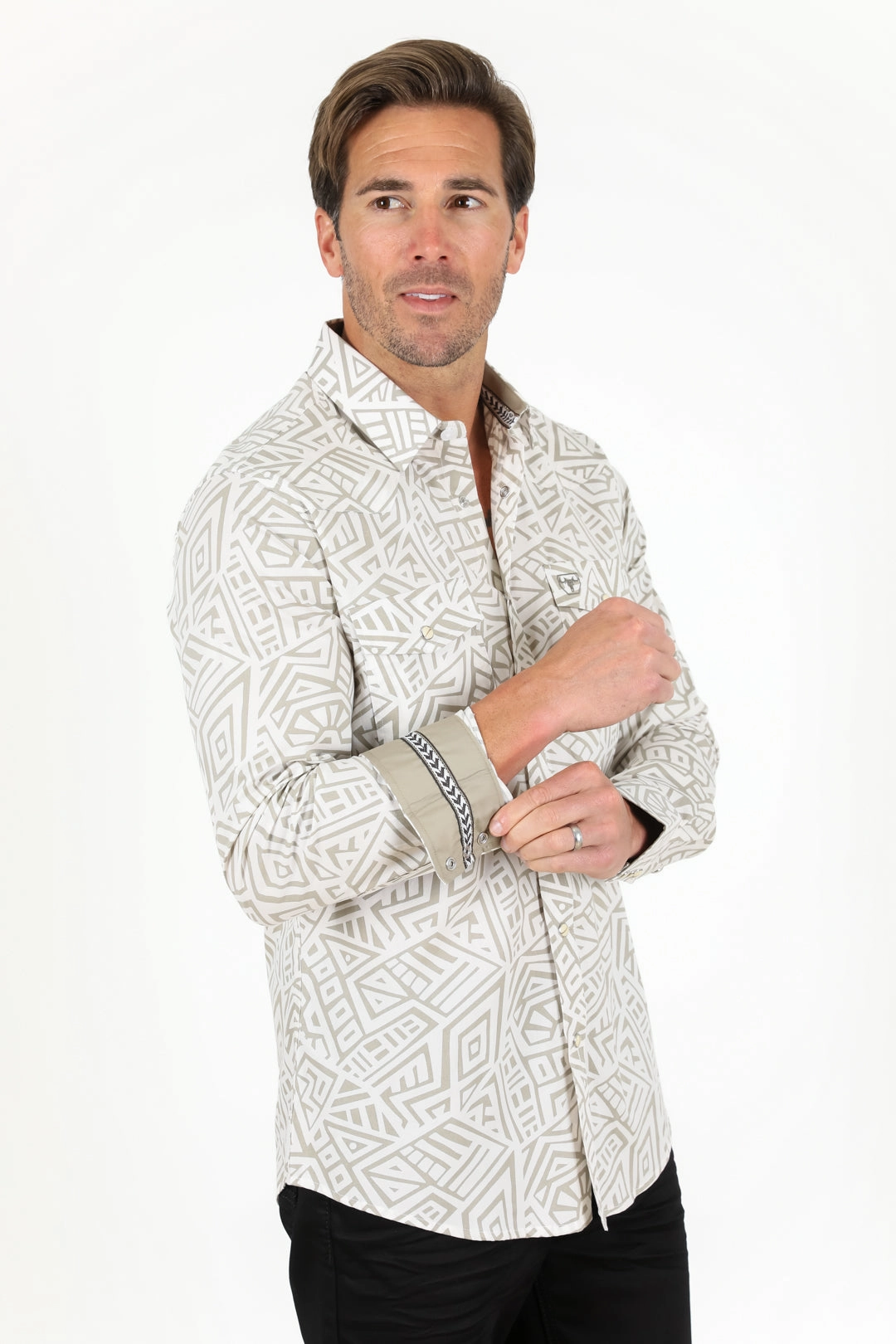 Men's Modern Fit Panoramic Aztec Print White Long Sleeve Shirt Non Restrictive Fit
