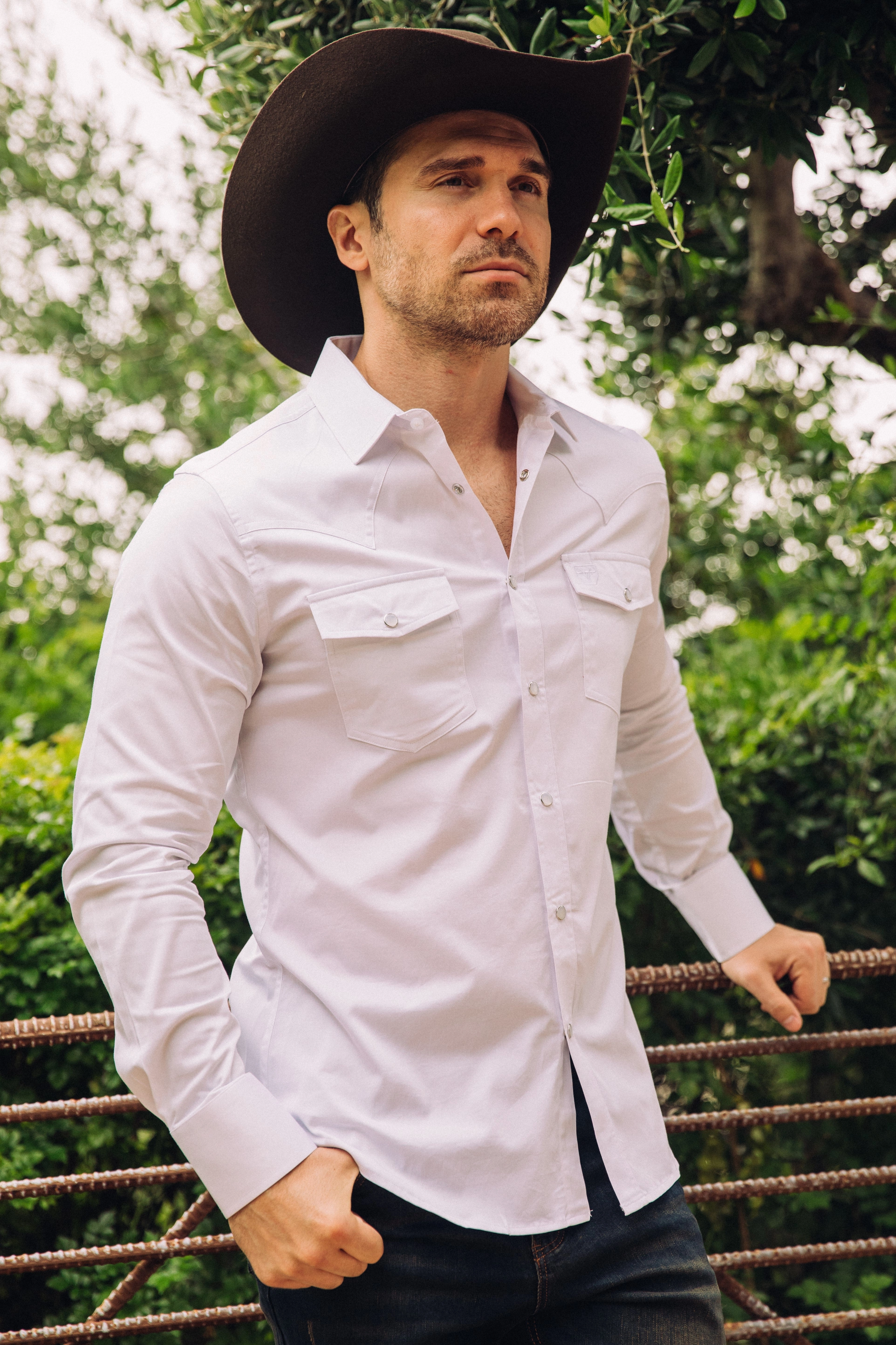 Versatile Piece Yoke Design Men's Modern Fit Solid White Dress Shirt