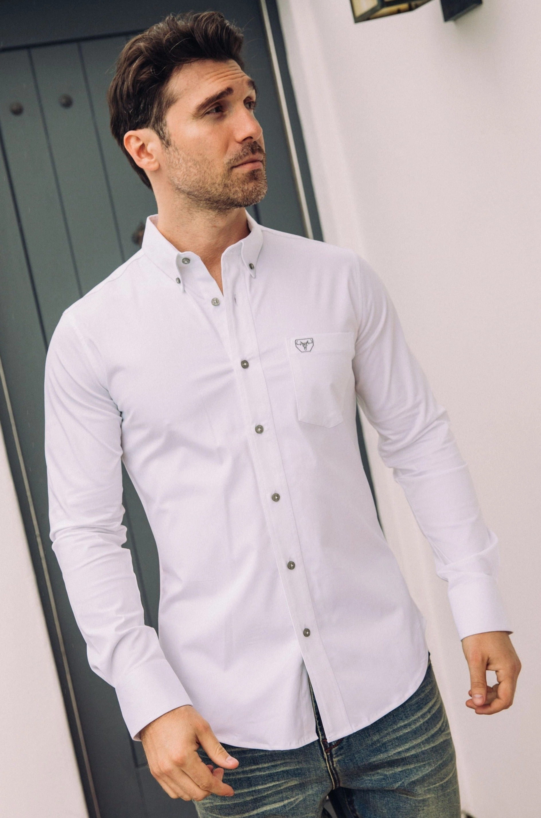 Hypoallergenic Lining Backpacking Trip Men??s Single Pocket Logo Modern Fit Stretch Dress Shirt - White