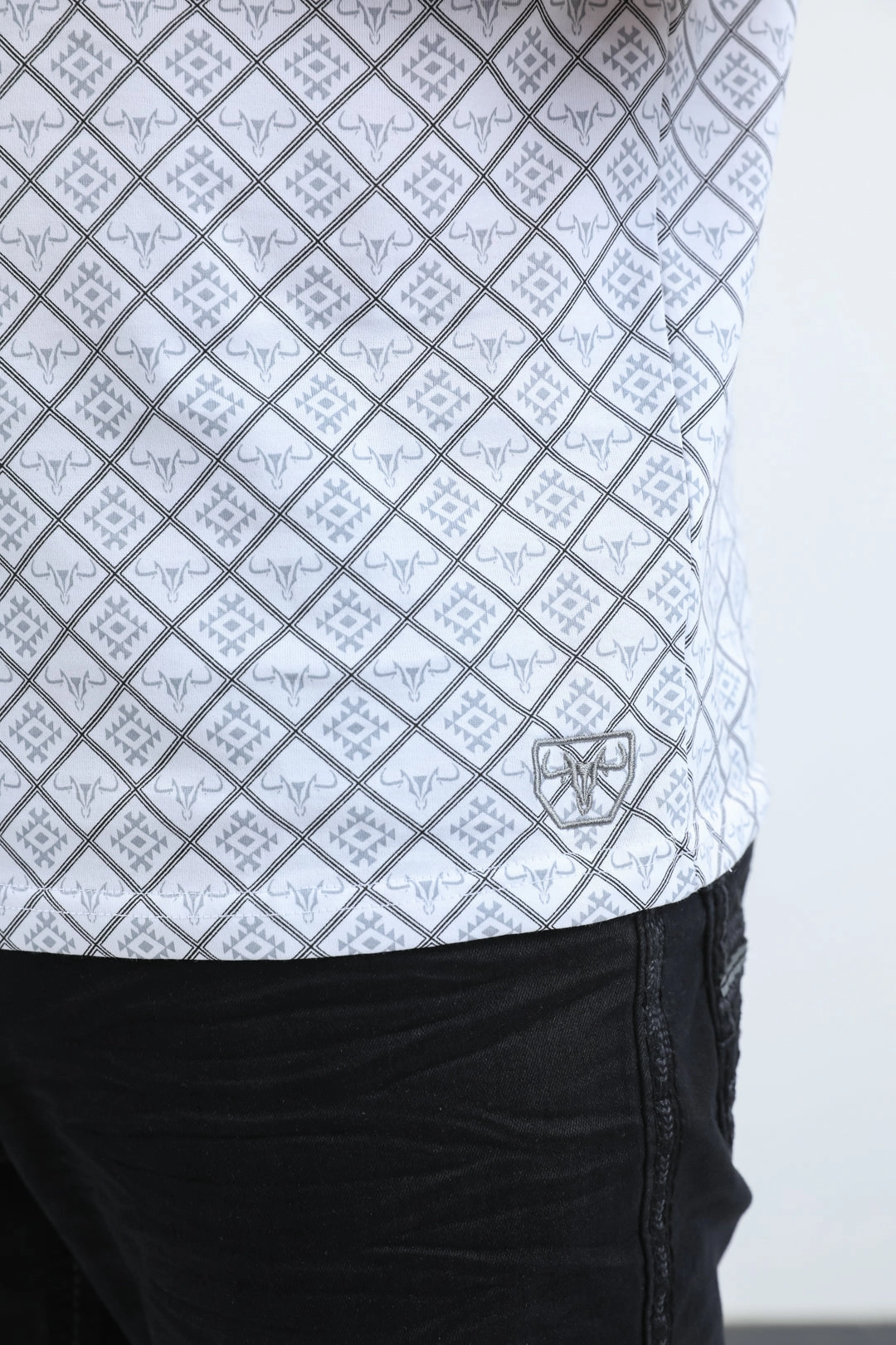 ShrinkageControl Process Thermoregulating Fabric Mens Modern Fit Stretch Cotton White Polo with Aztec Print