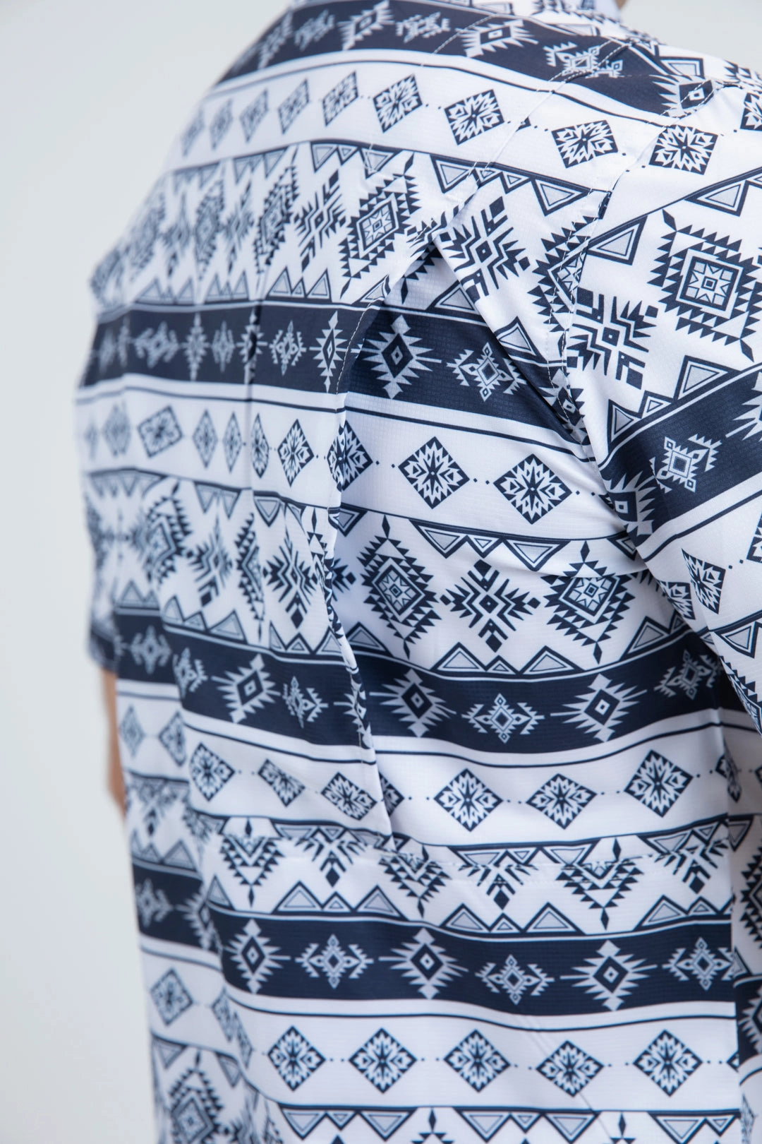 Lightweight Layer Smooth Seam Finish Mens Performance Classic Fit Short Sleeve White Shirt