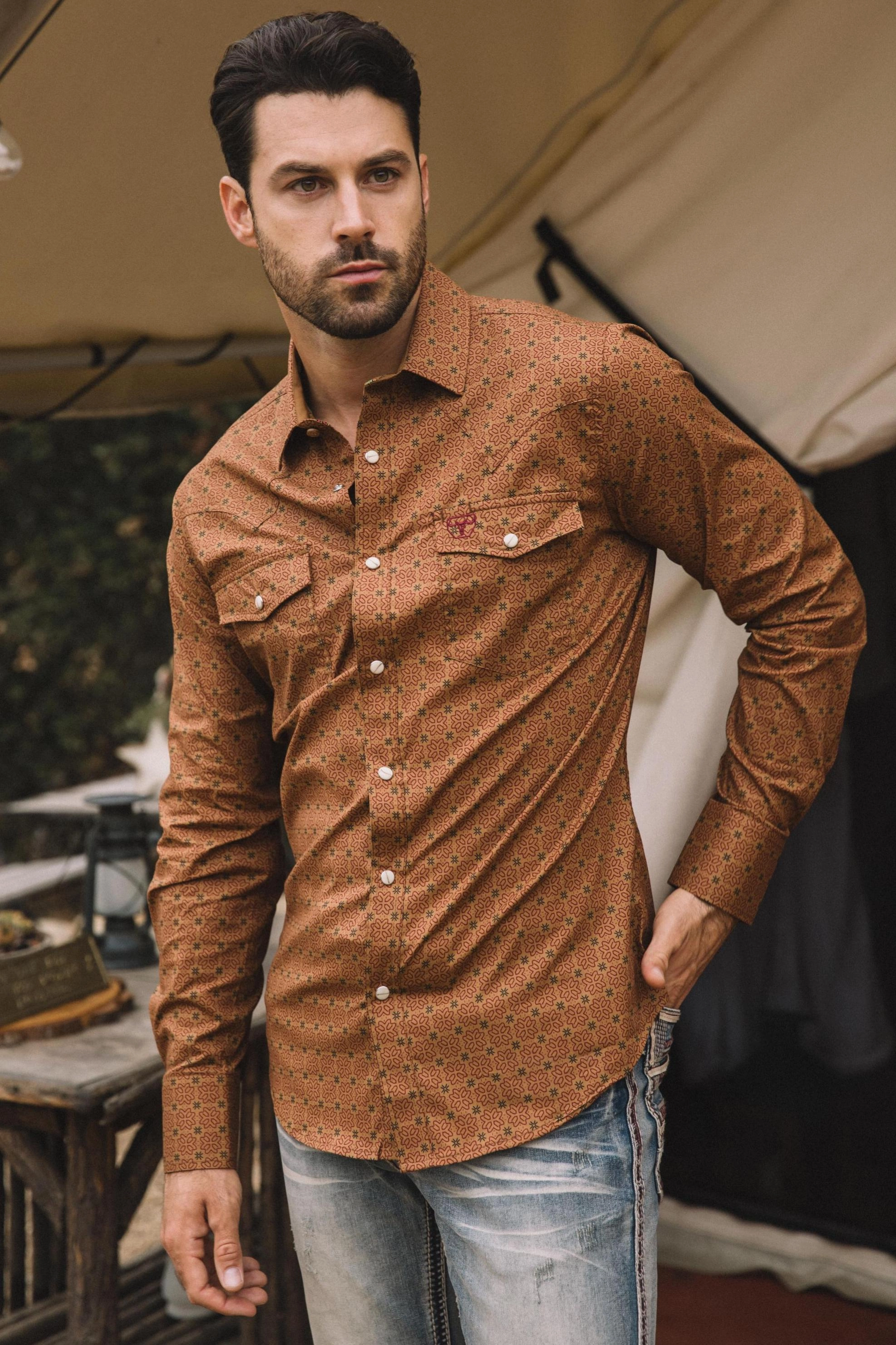 Classic Collar Lightweight Fabric Mens Western Modern Fit Cotton/Spandex Long Sleeve Camel Shirt with Snaps