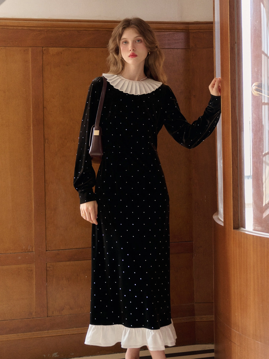 Milan Round Neck Beading Velvet Dress Road Look