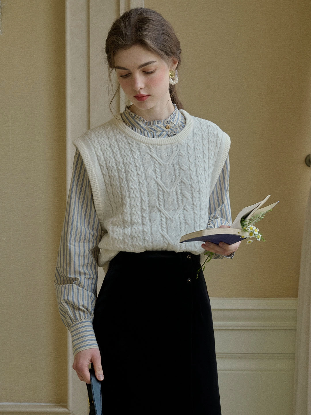 Molly Classic Crew Neck 100% Wool Knitted Vest Modern Fashion