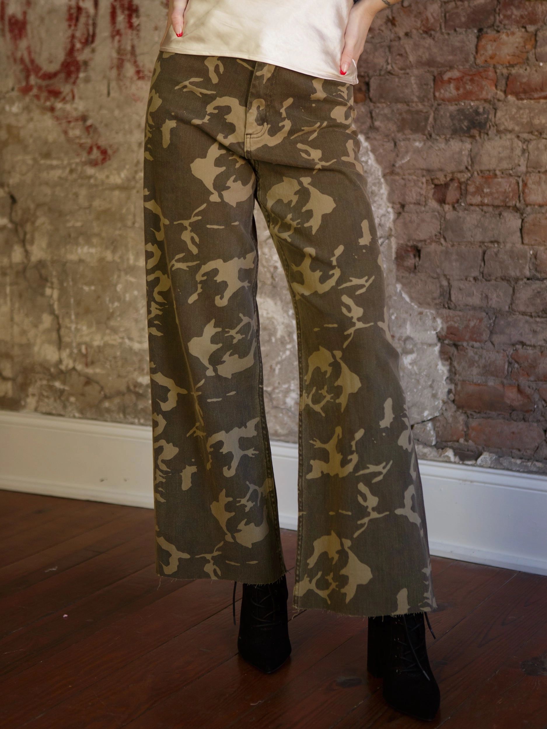 Mountain View Camo Jeans Everyday Loose