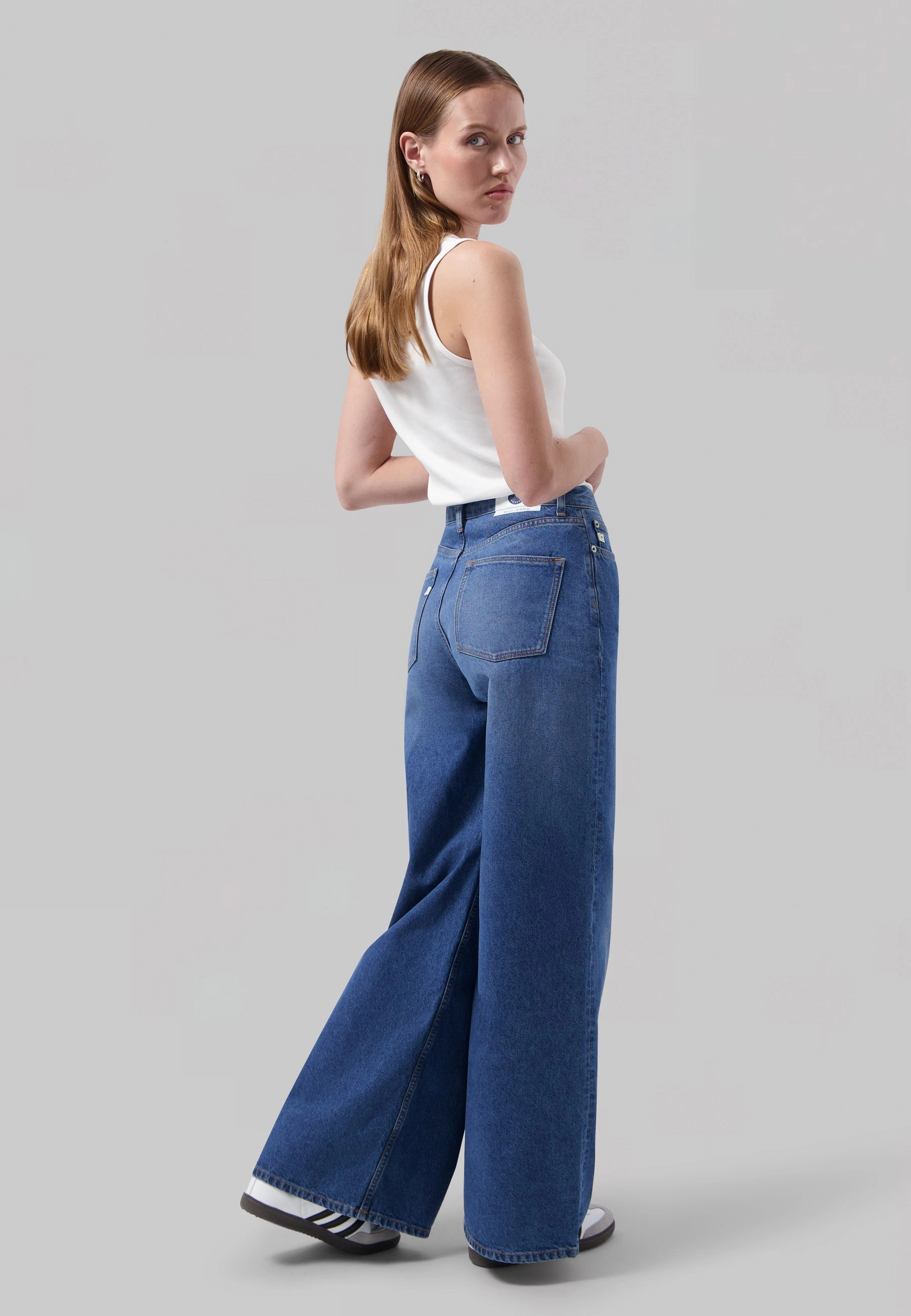 Wyde Sara - Medium Stone CompactFold