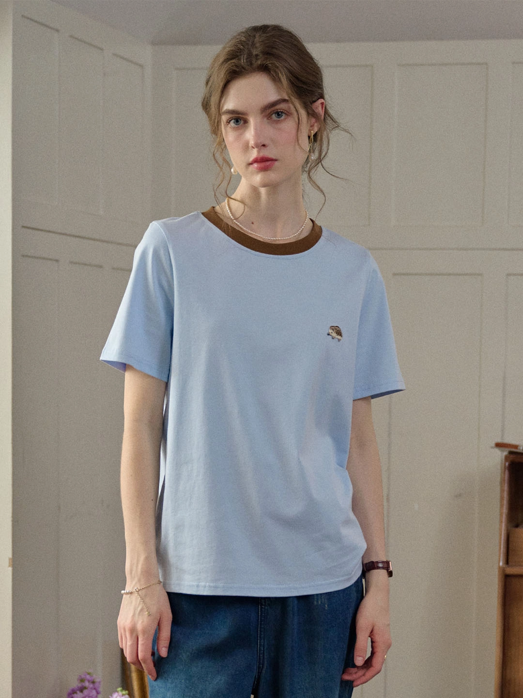 (Add-on Item) Annalise Contrasting Color Crew Neck SR Exclusive Design Embroidered Logo Cotton T-shirt Fashionable Vest Saga Fit