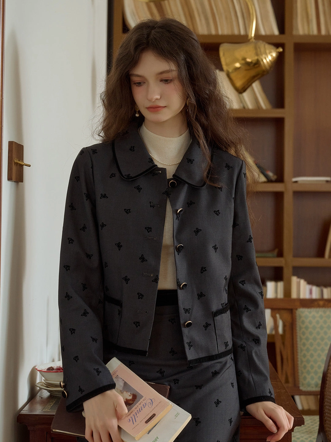 TensionAdjustedWaistband Julie Vintage Peter Pan Collar Butterfly Flocking Pocket Jacket