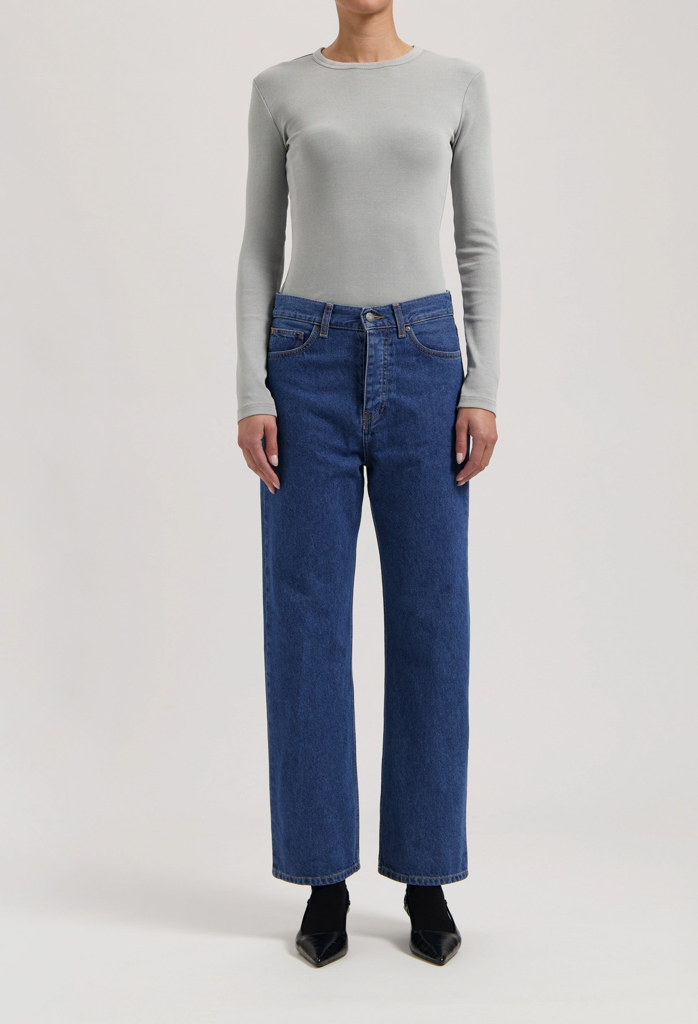 Emma Low Loose - Medium Stone LowMaintenanceFabric