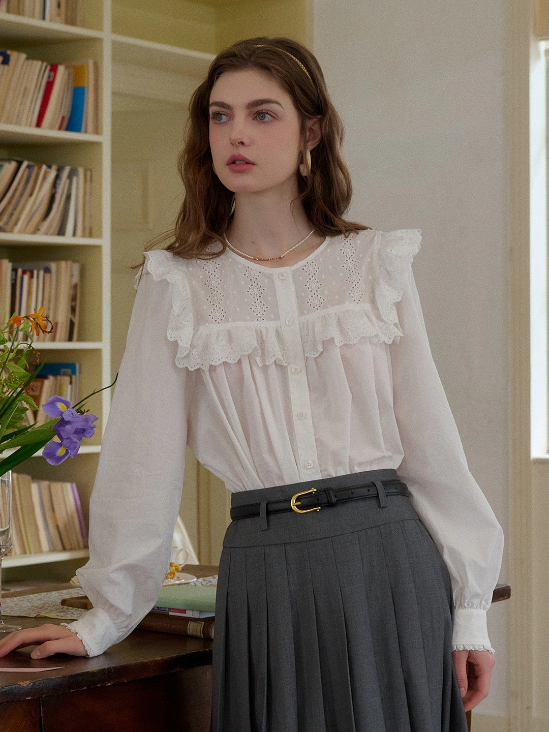 Spirit Glow FrictionResistantEdges Danna Round Neck Lace Trim Blouse