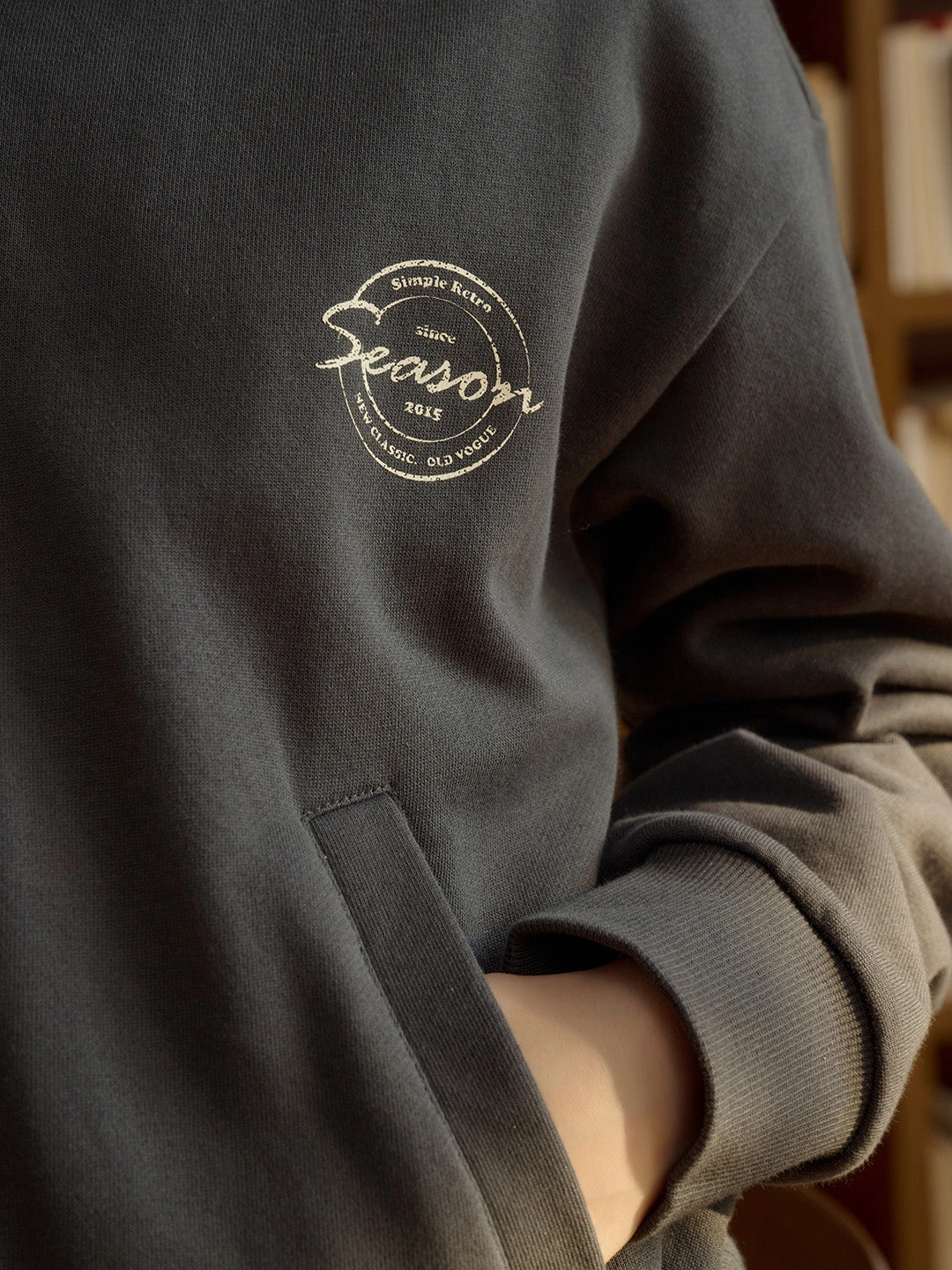 Quiet Core NonSlipGrip Robin Casual SR Exclusive Design Printed Lapel Cotton Sweatshirt