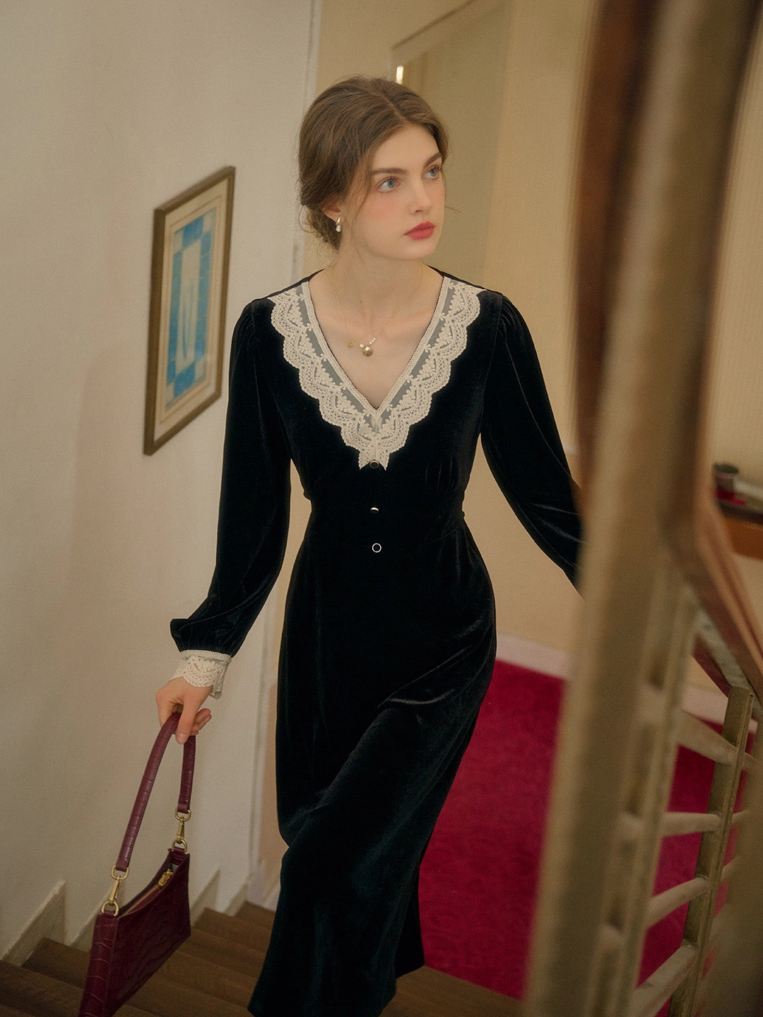 Kristen Elegant V-Neck Contrasting Lace Velvet Dress Warm Tracksuit