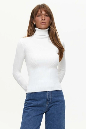 Ribbed turtleneck sweater in color white Knitted Fashion