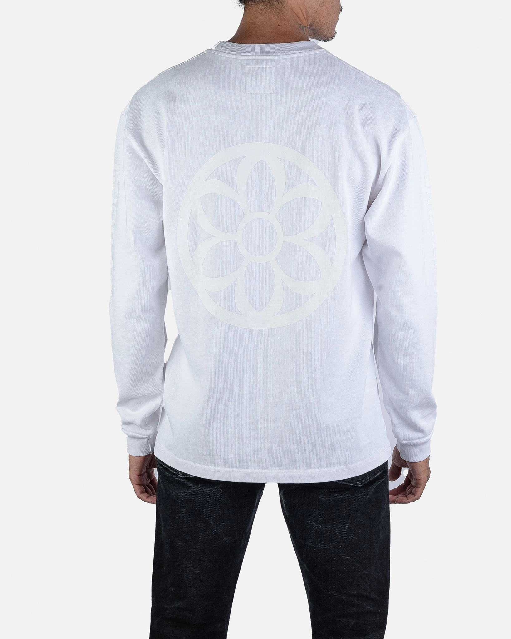 GOOD ART HLYWD Heavyweight Long Sleeve Crew Neck T-Shirt - Optic White Graceful Design