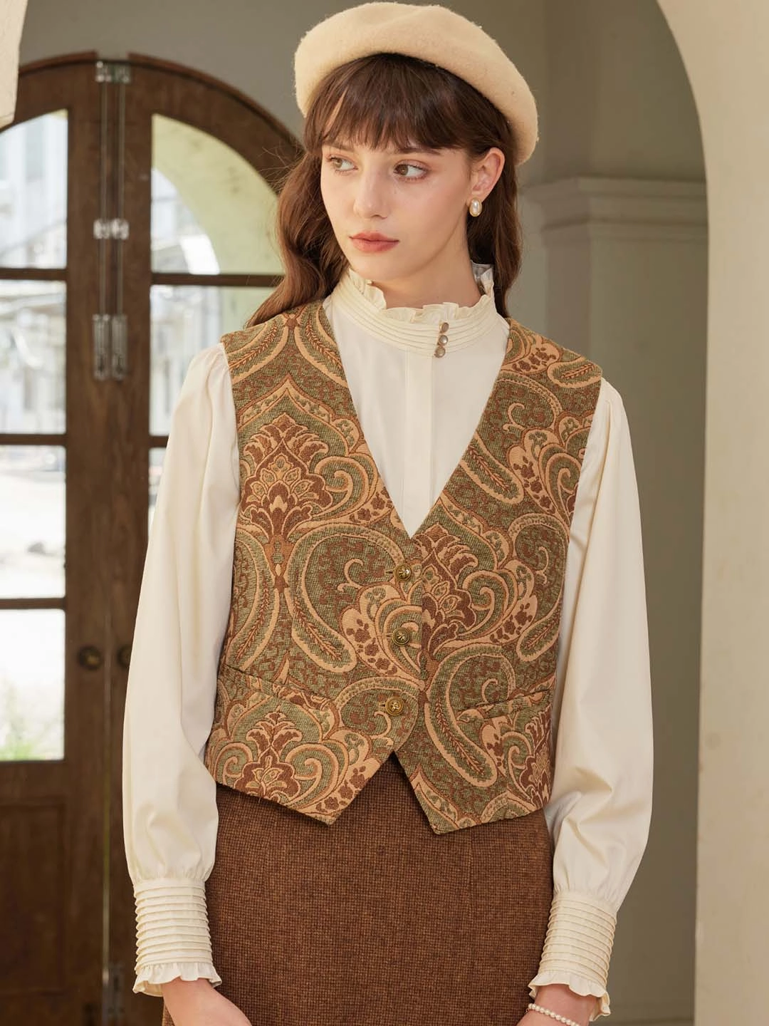 ??Final Sale??Emmeline Vintage Court V Neck Vest Fantasy Glow