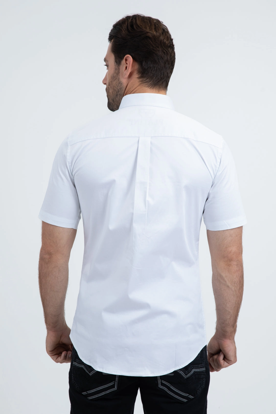 Men??s Single Pocket Logo Modern Fit Stretch White Short Sleeve Shirt Adjustable Hem Smart Casual Wear