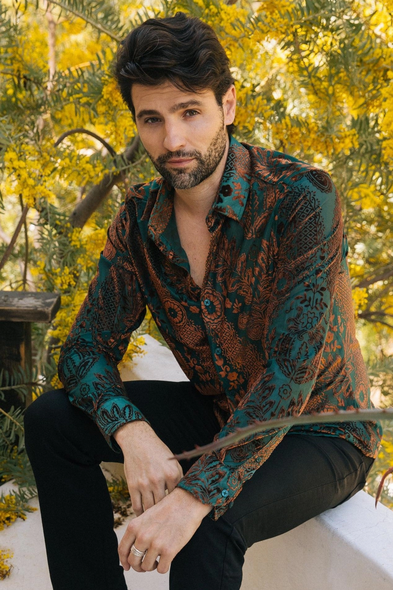 Mens Modern Fit Stretch Velvet Fashion Shirt Cocktail Event